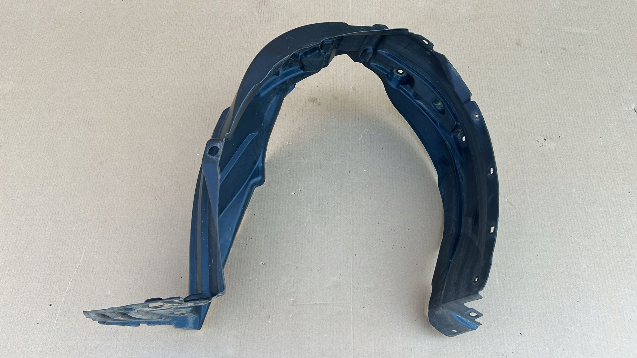mudguard left left front front TOYOTA YARIS IV 20