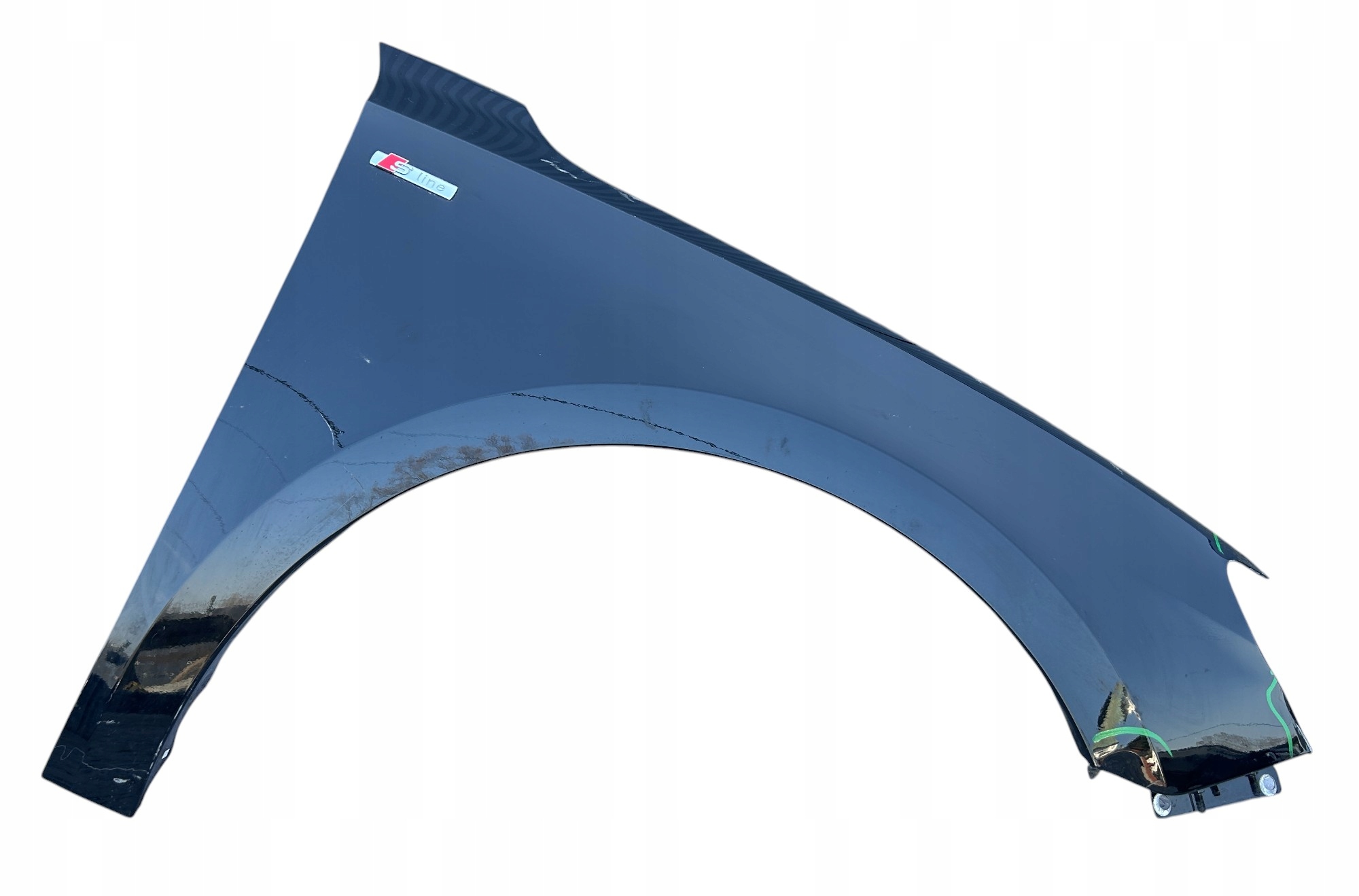 BŁOTNIK PRAWY PRZÓD PRZEDNI AUDI Q3 II 83A