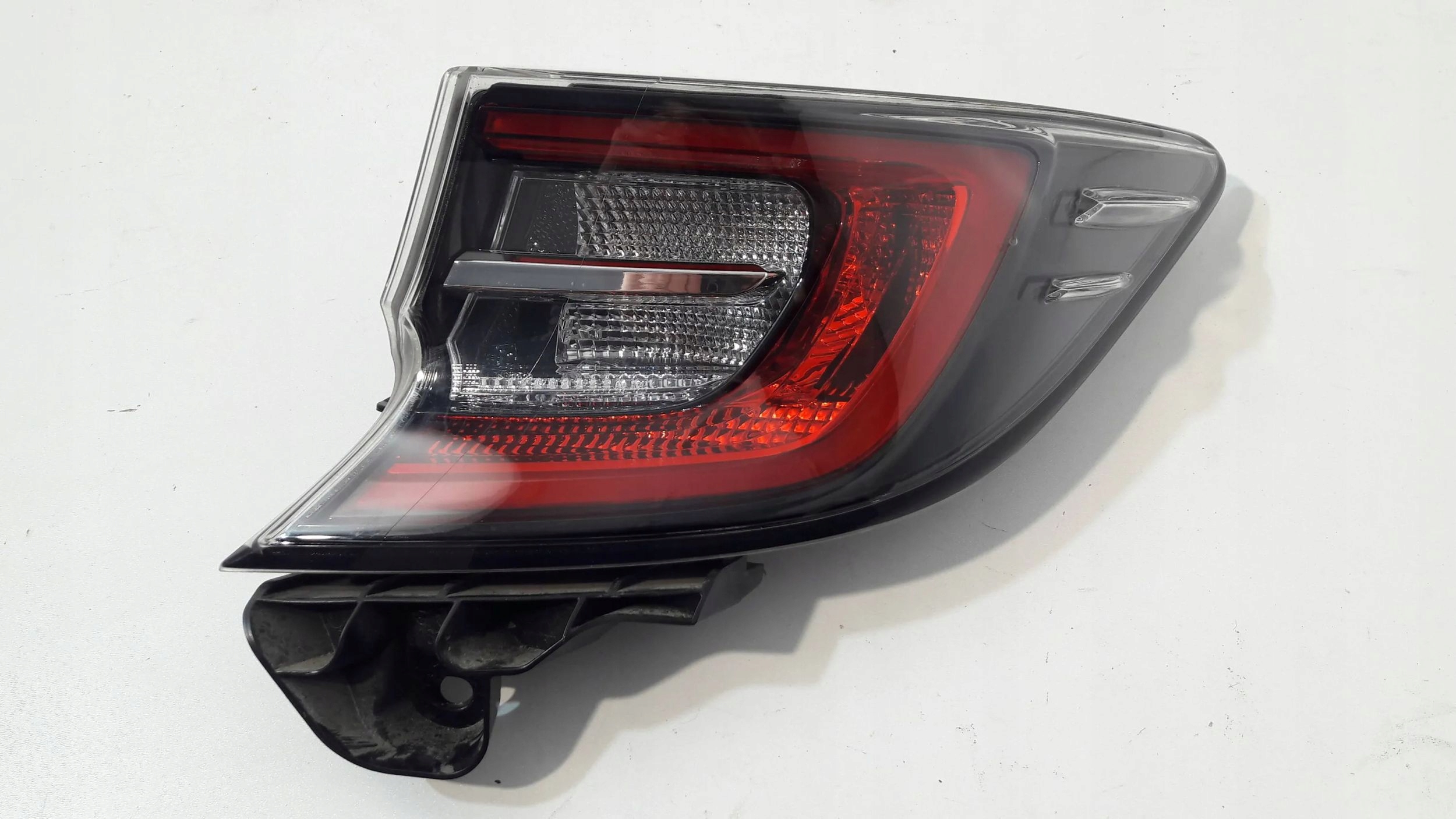 Toyota Corolla E21 rear right light Hatchback LED (R131)