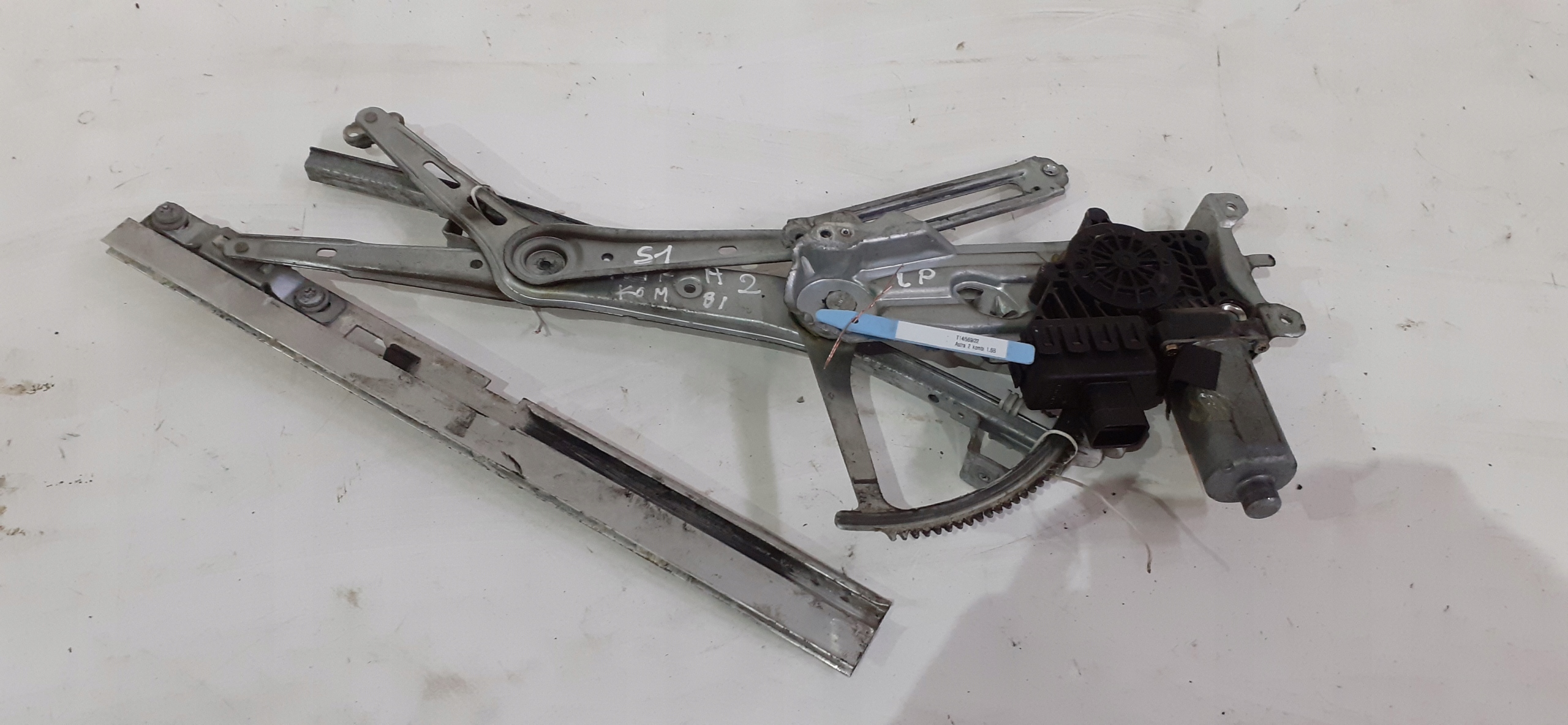 window regulator left front Opel Astra II G