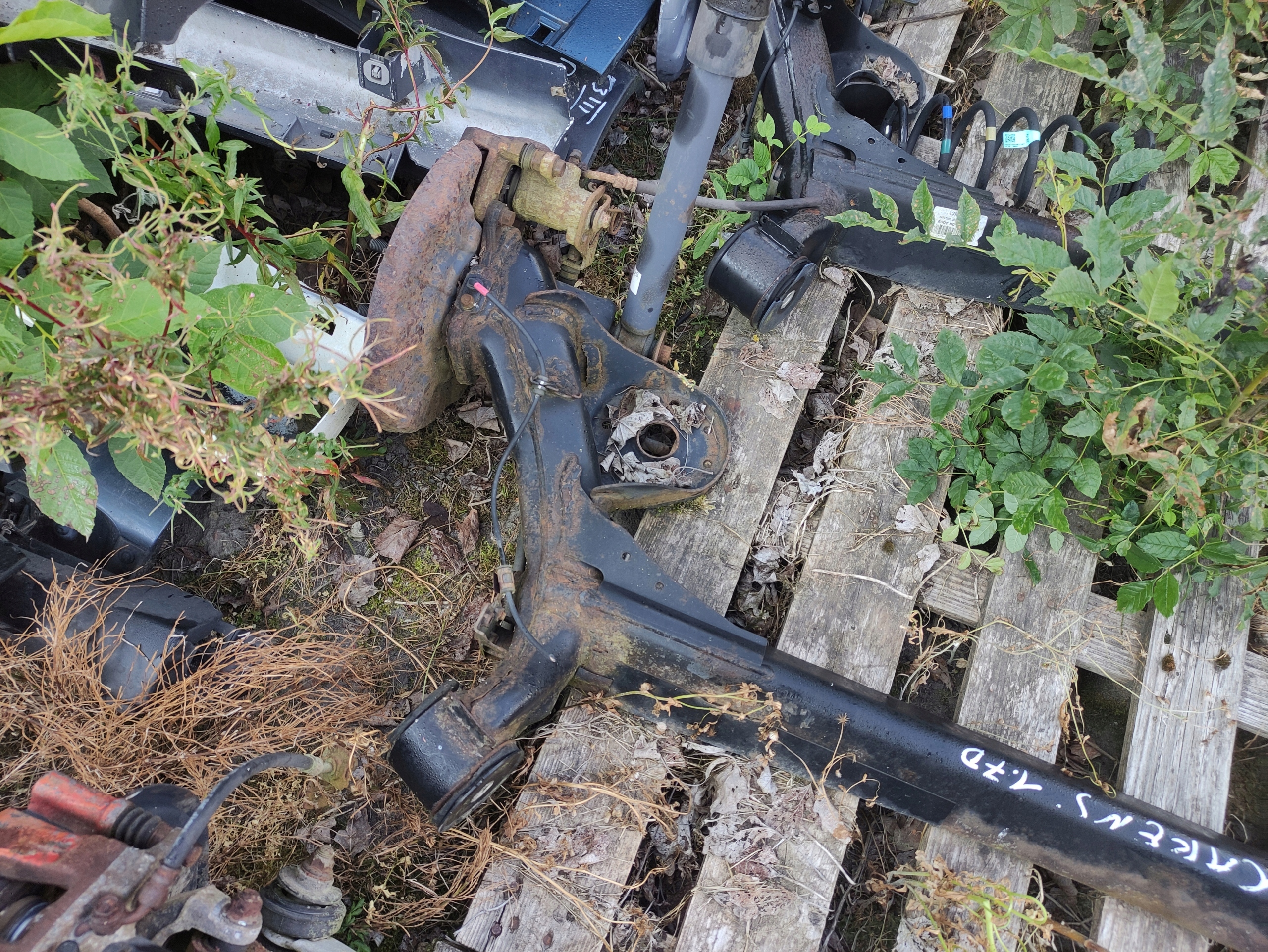 KIA CARENS IV BELKA ZAWIESZENIA TYŁ OŚ 2014 ROK Typ samochodu 4x4/SUV Samochody osobowe