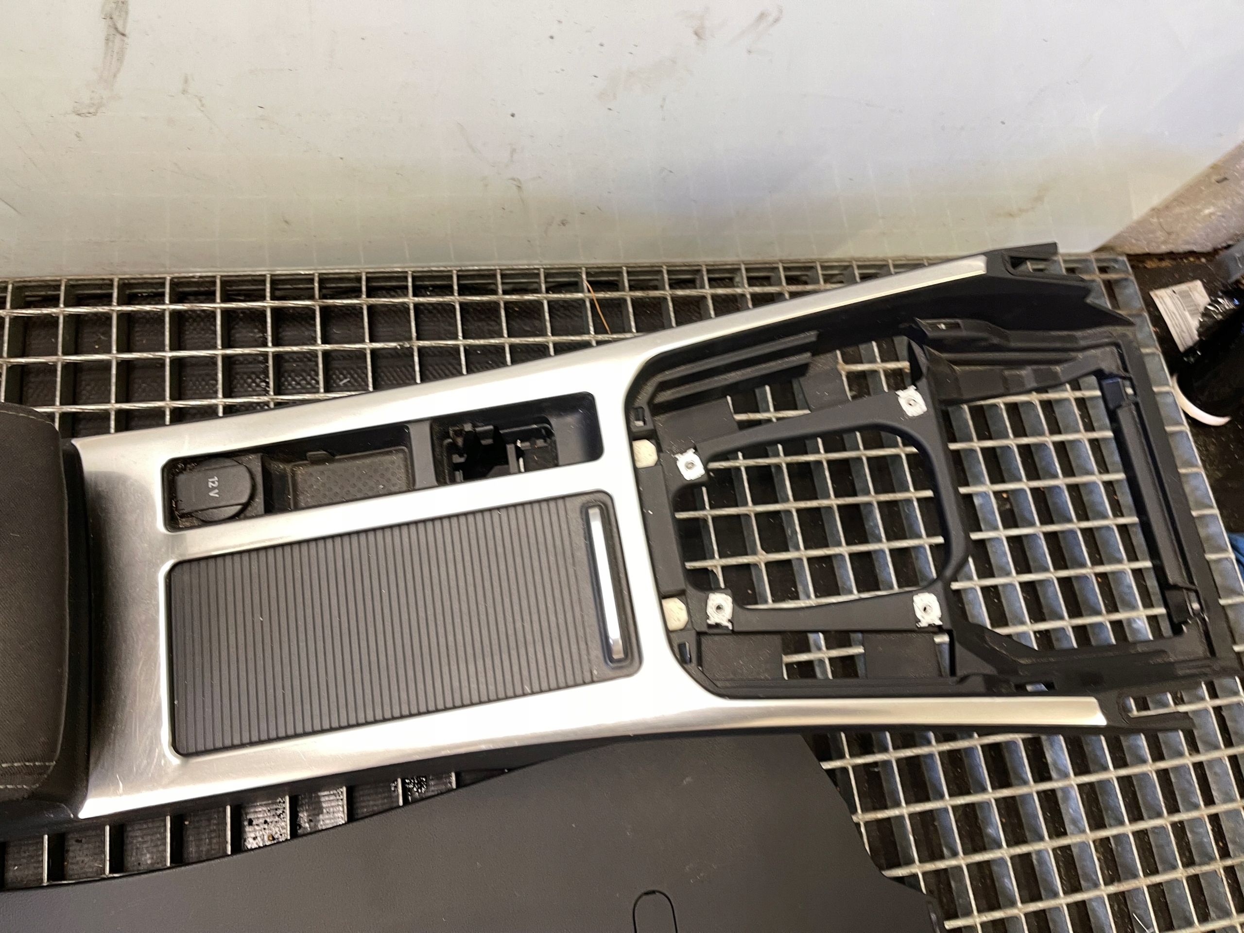 VW PASSAT B8 TUNEL central armrest EUROPA