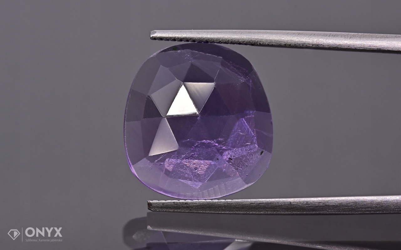 Ametystová fazetovaná nepravidelná rozeta 14,5x14 mm