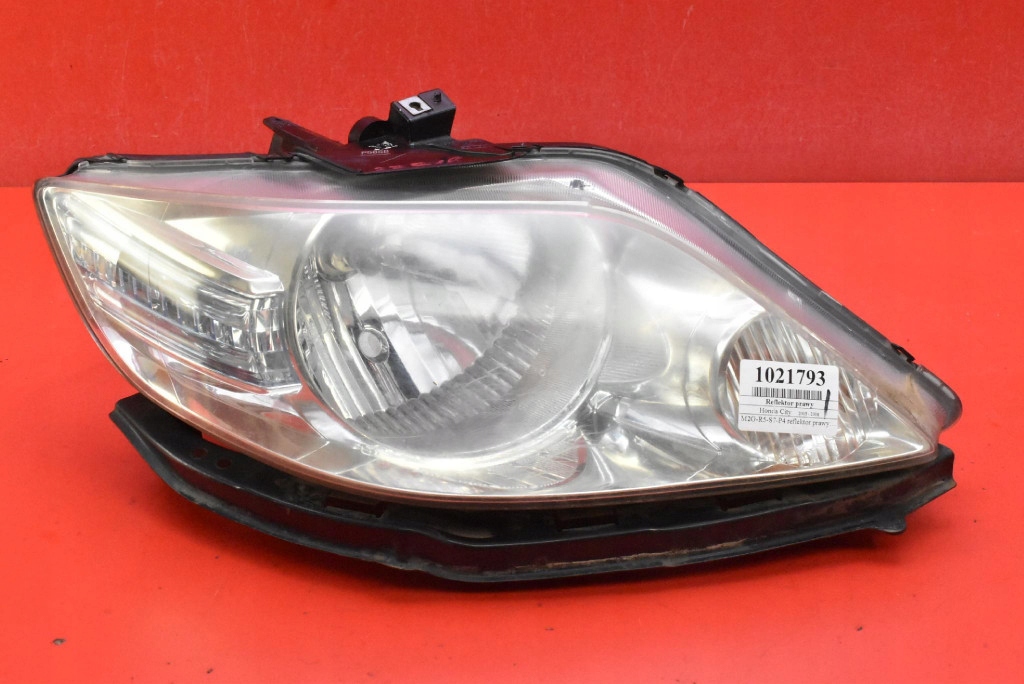 REFLEKTOR right light front EU P5658 HONDA CITY 4 IV LIFT 05-08