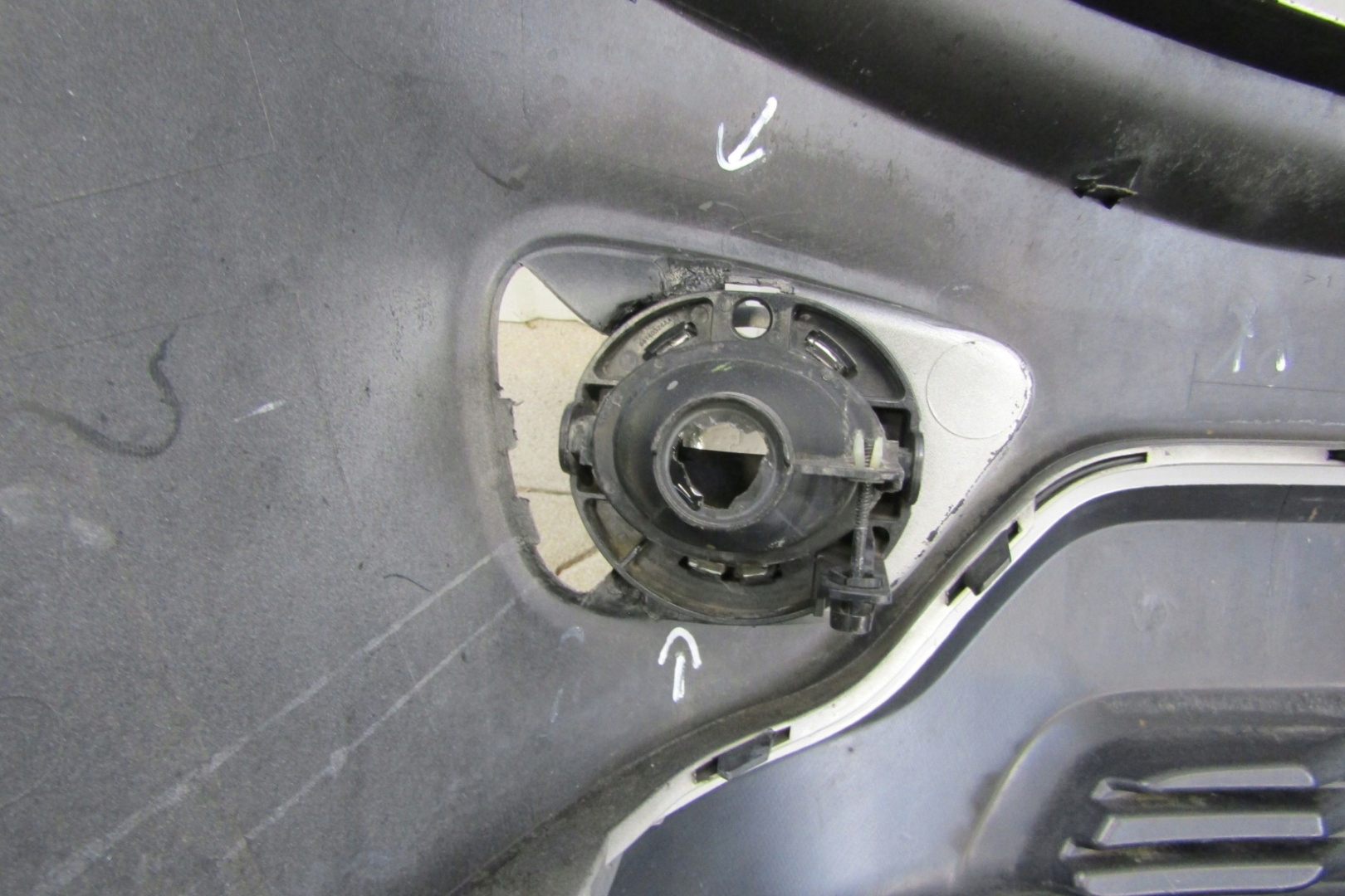 Zderzak przód Jeep Compass 1 I Lift 11-13 Kolor do lakierowania