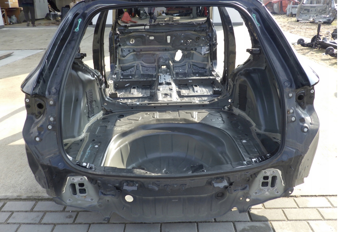 SWACE TOYOTA COROLLA E21 KOMBI ĆWIARTKA PRAWY TYŁ Producent części Suzuki OE