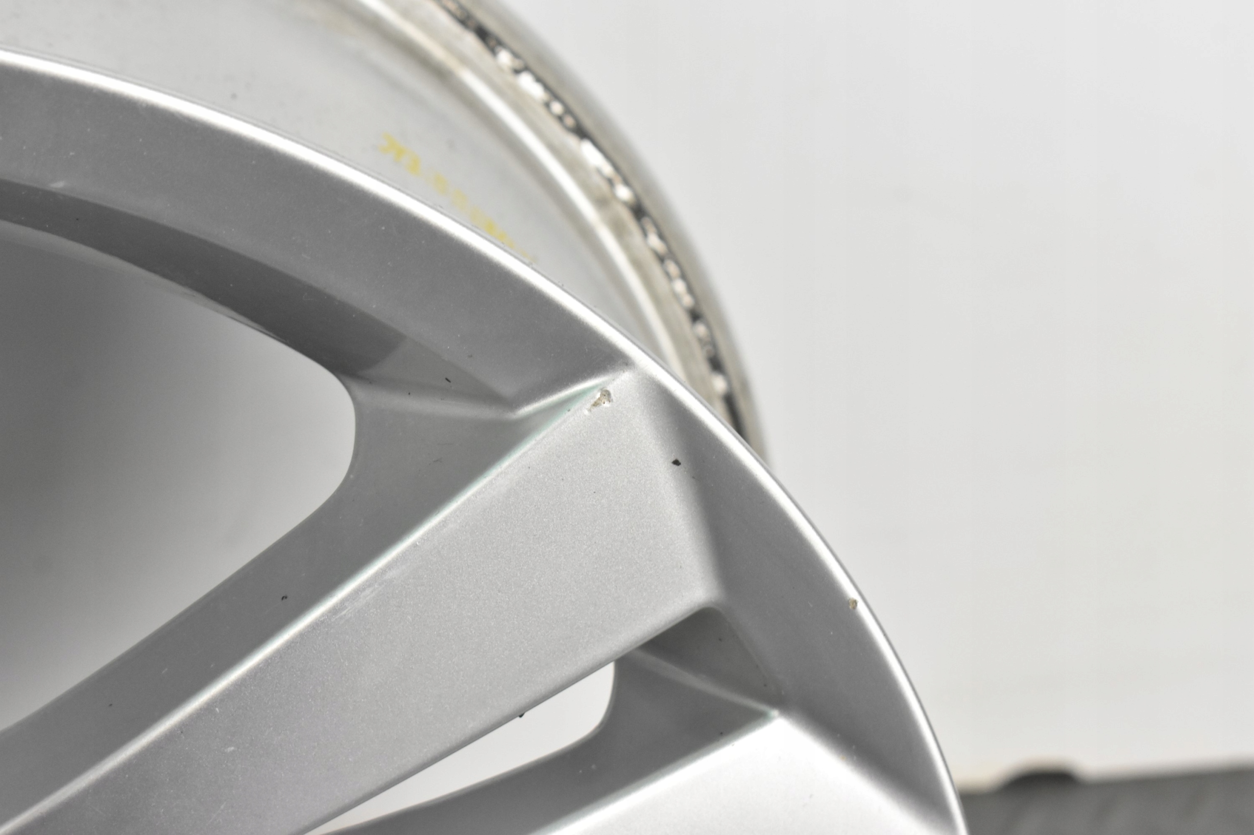 FELGA ALUFELGA 6V0601025M SKODA FABIA III RAPID ROOMSTER 6J ET38 5x100 R15 Kod producenta 6V0601025M