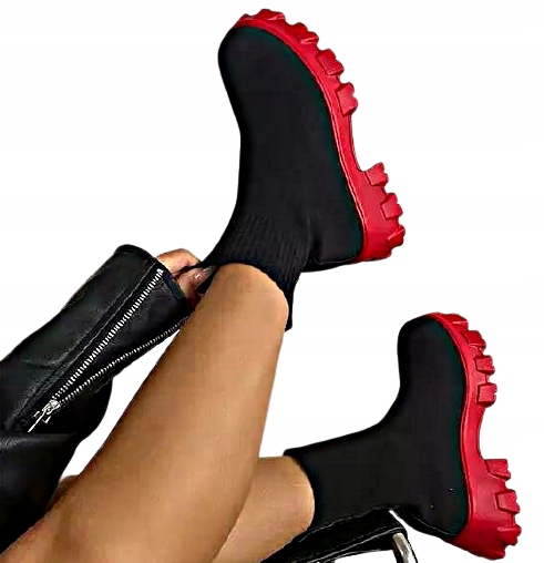 MD černé dámské kotníkové boty na červené platformě 39