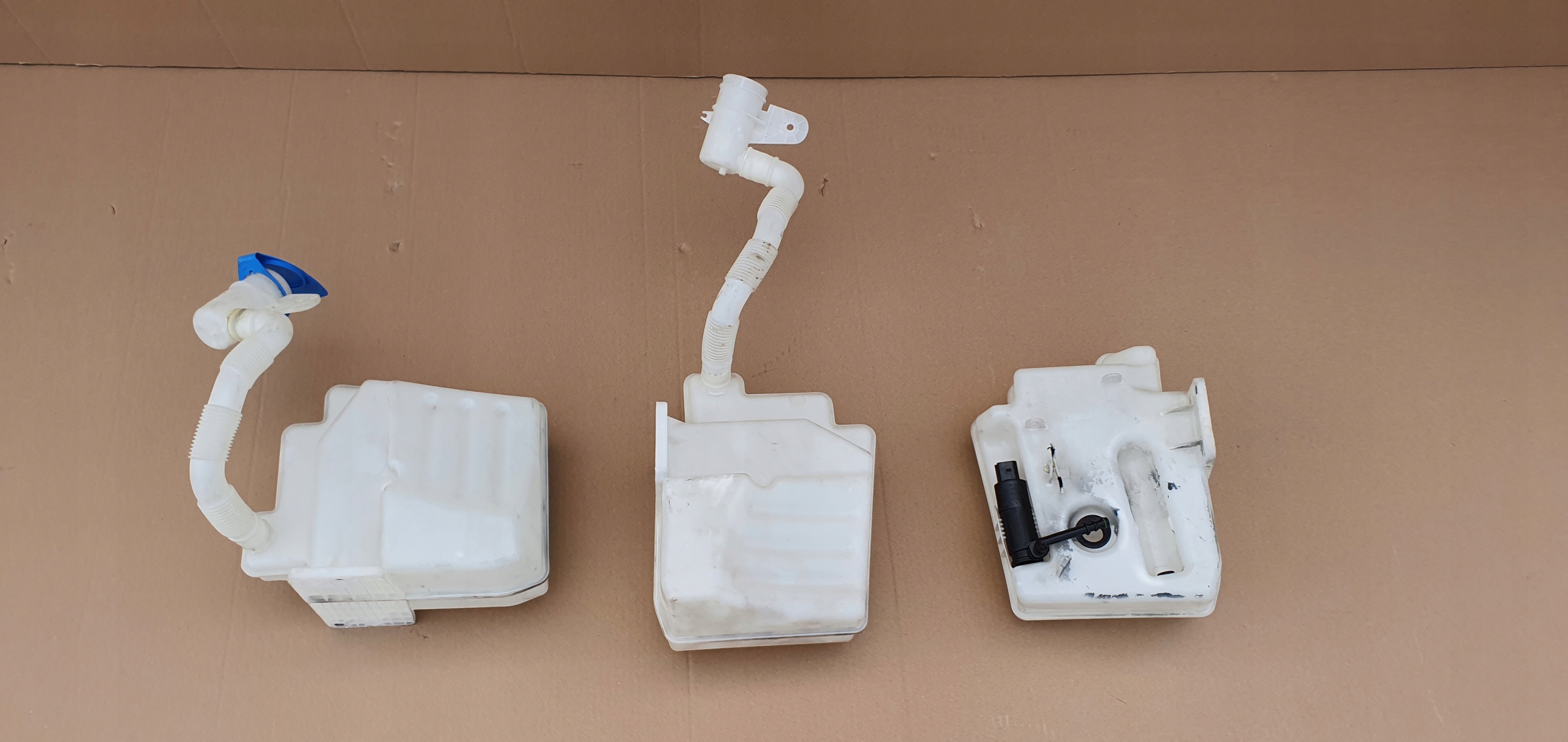 Behälter der Spritzdüse VW GOLF V 1K0955453Q