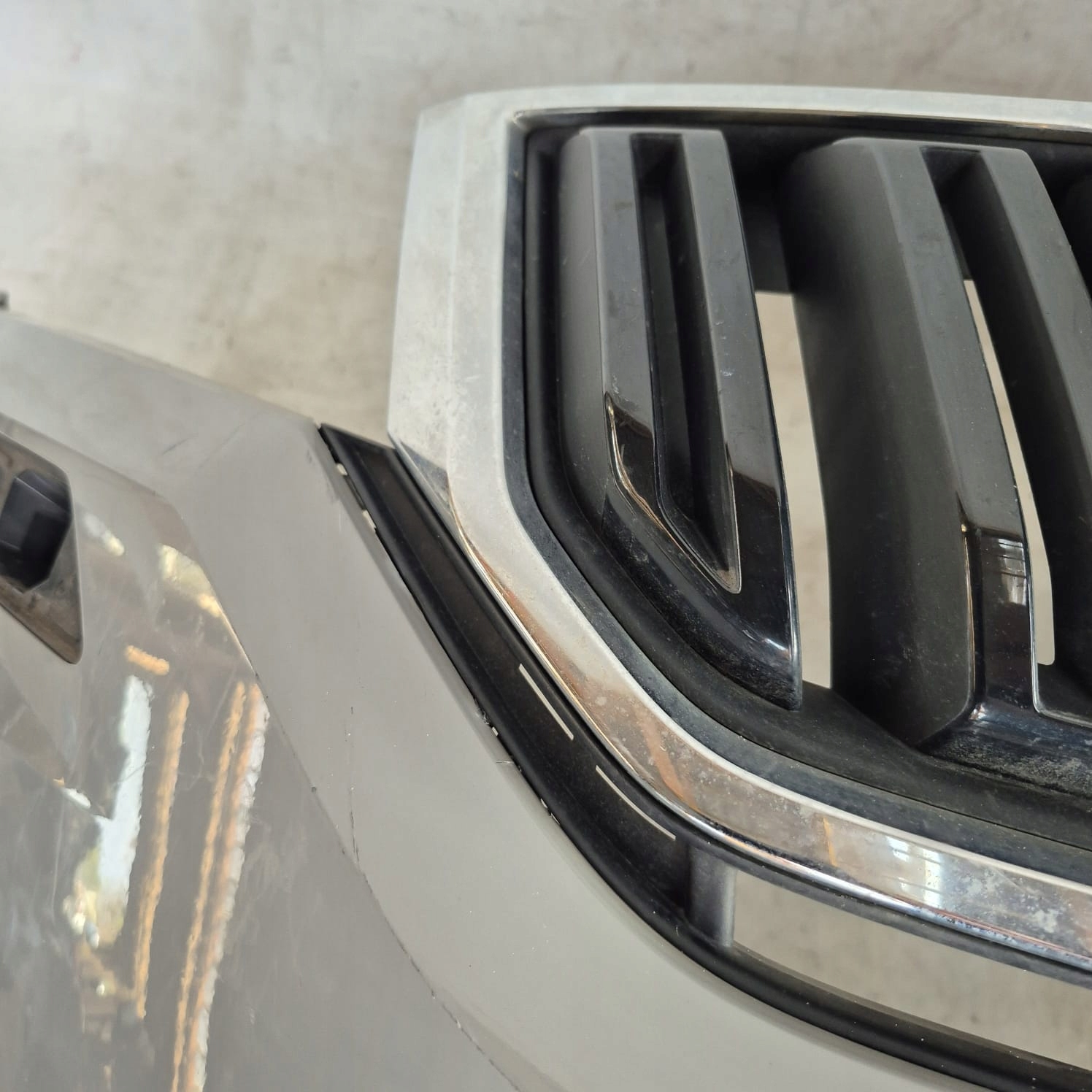 SKODA KODIAQ 565 17- bumper front front PDC SPR 565807221