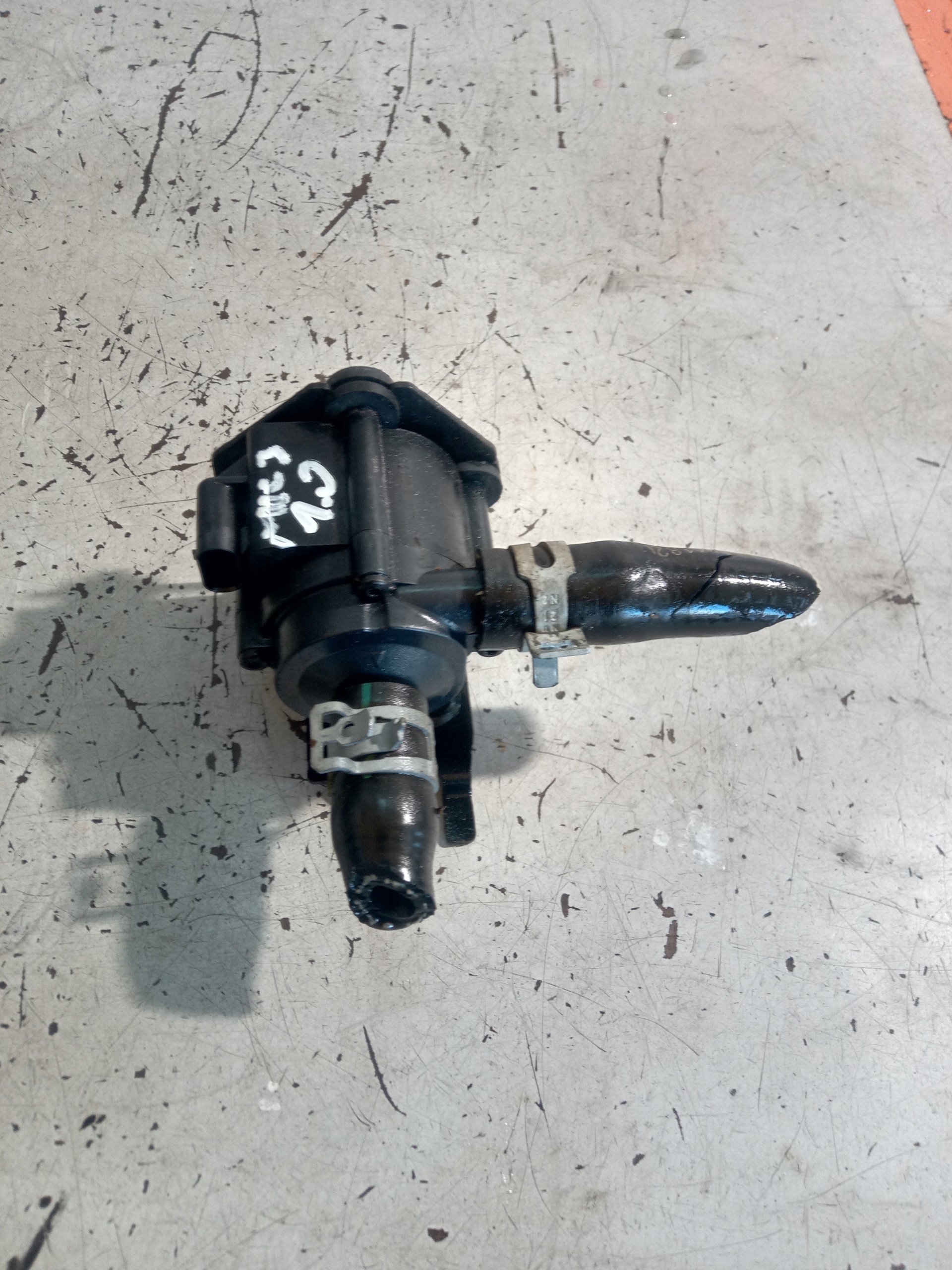 Ford OE Cm5g-8c419-AA додаткова насос водна