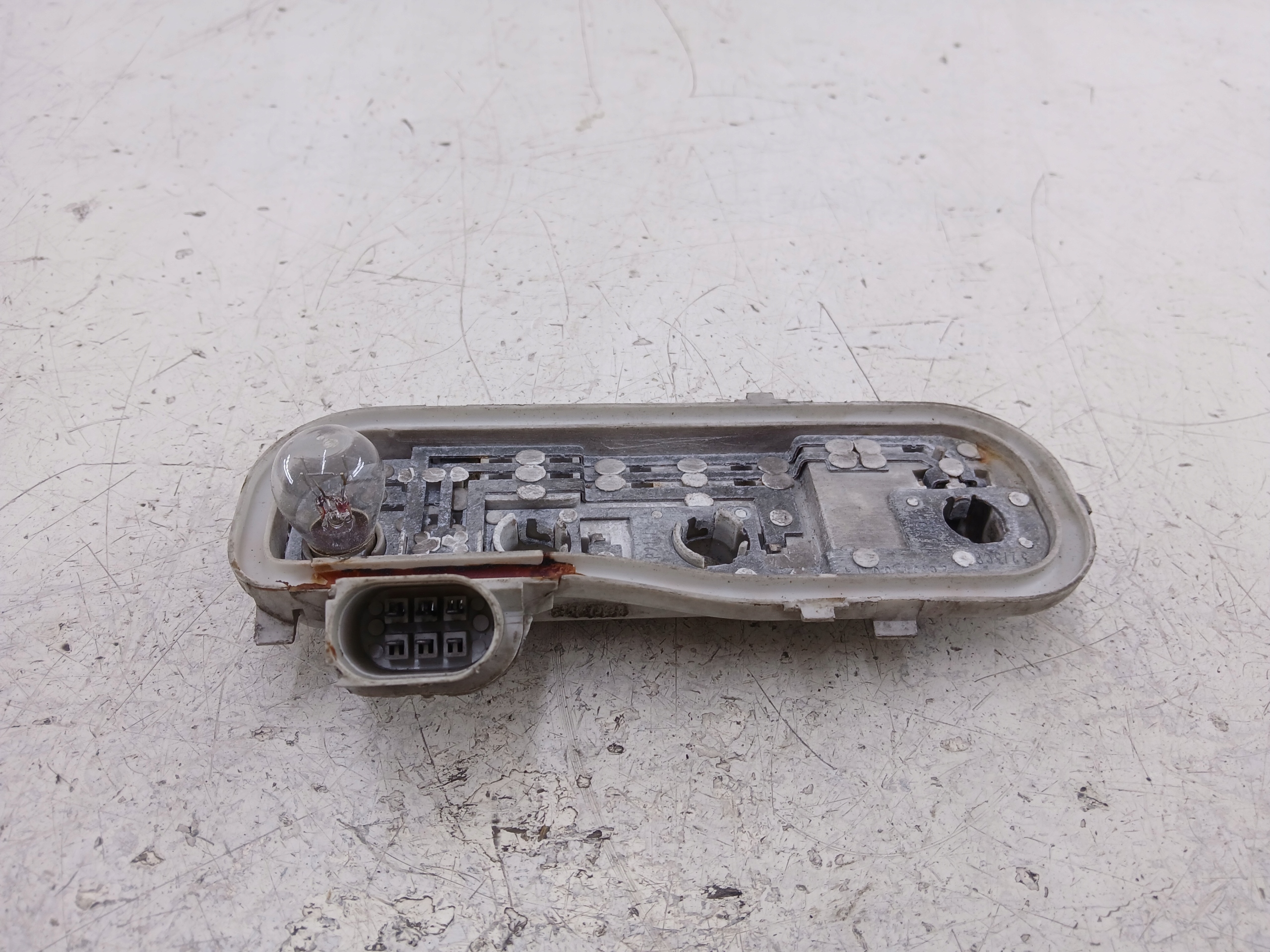 AUDI A4 B6 KOMBI AVANT light housing right rear part 8E9945258