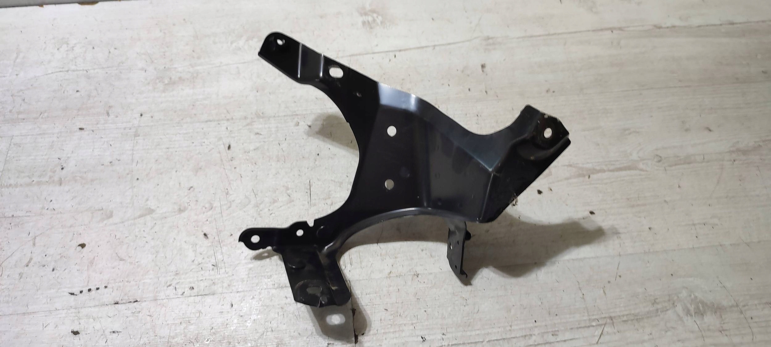 Lexus RC 2019 Halter modulu