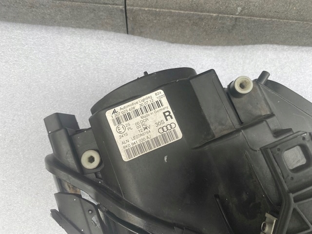 light right Audi A4 8K Bi Xenon Led 2011