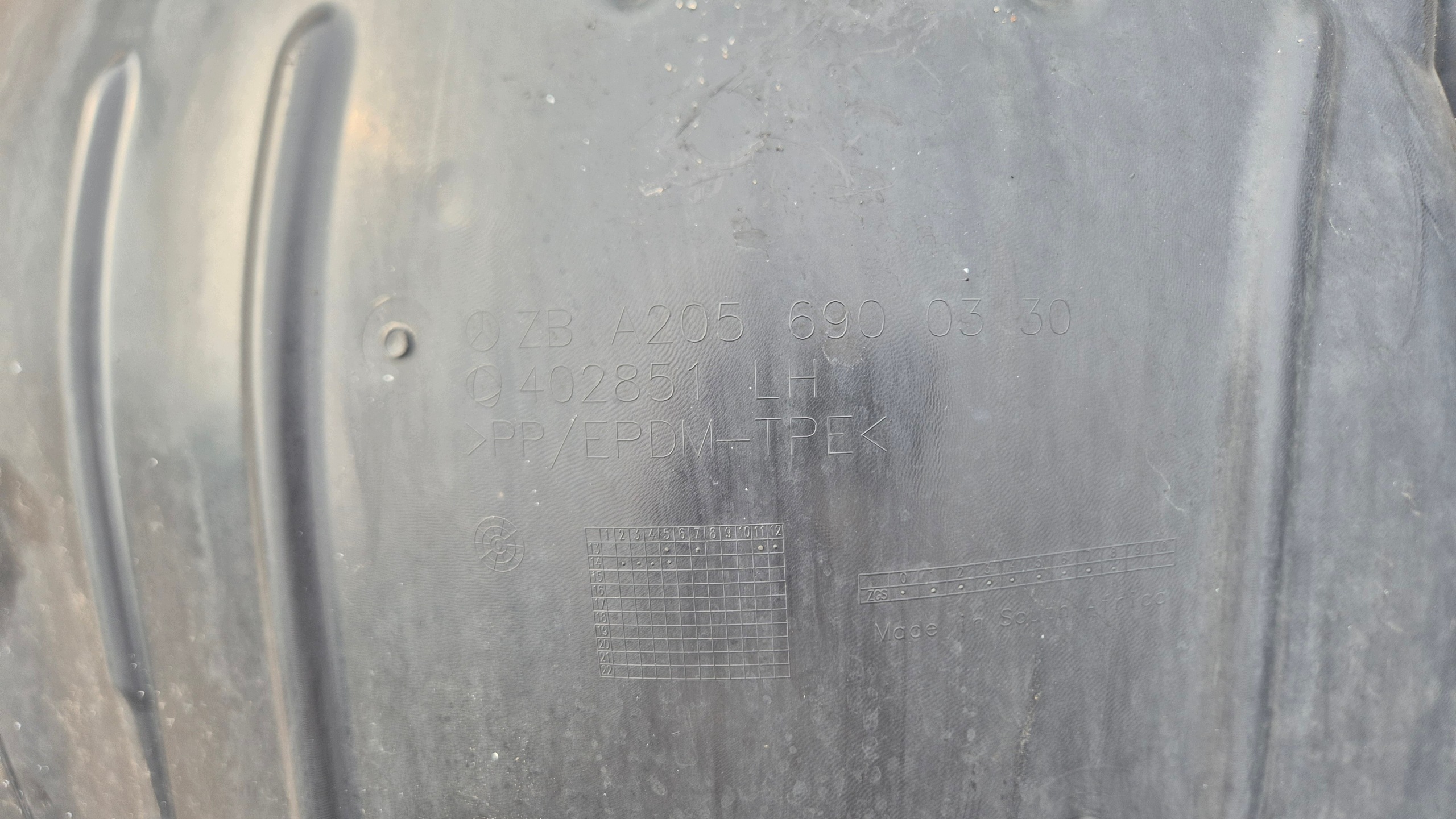 mudguard left front part rear MERCEDES C W205 2056900330 original