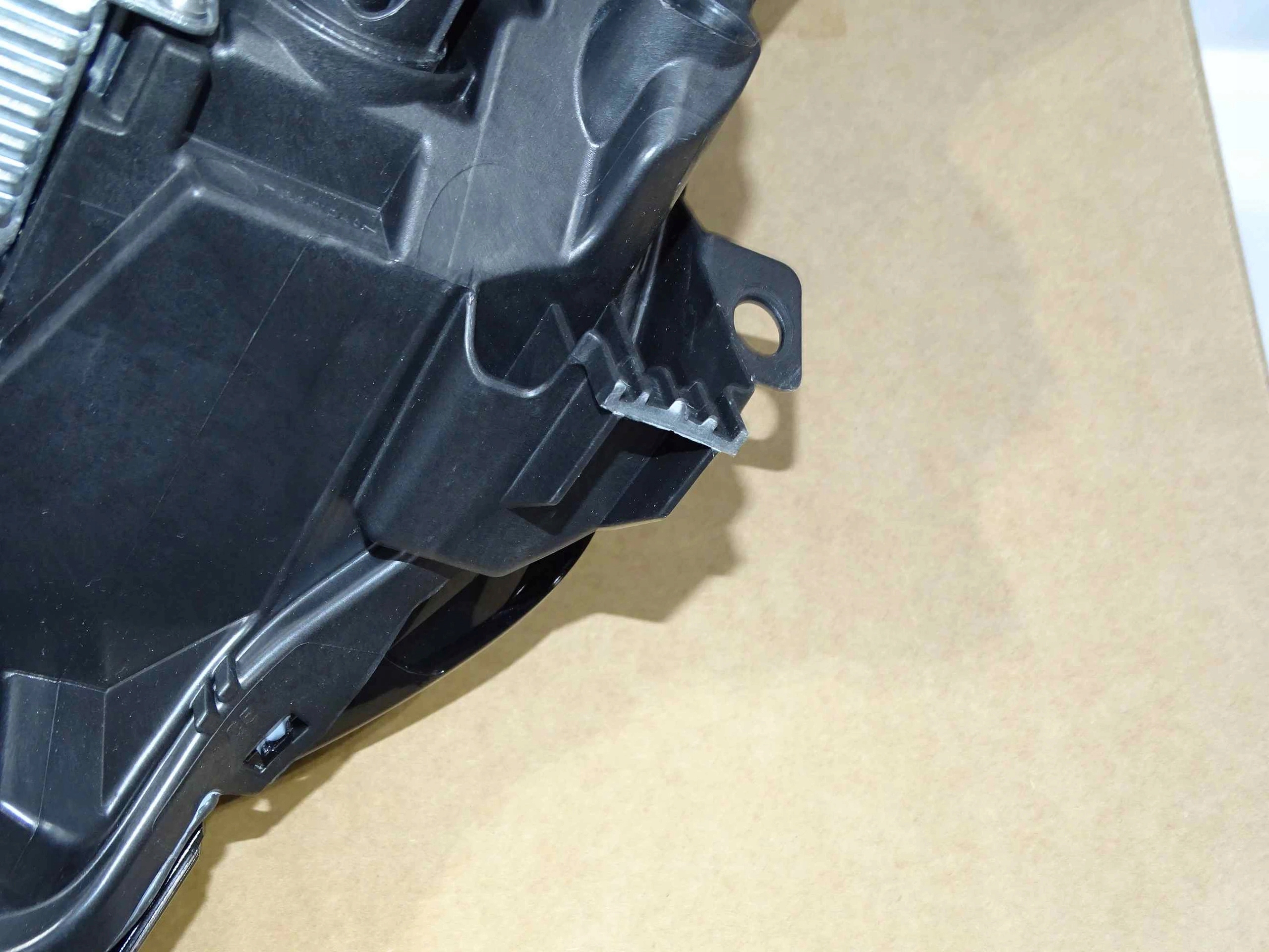 lampa BI XENON skrętny RH 16 PIN RANGE ROVER L405 Regulacja wysokości elektryczna