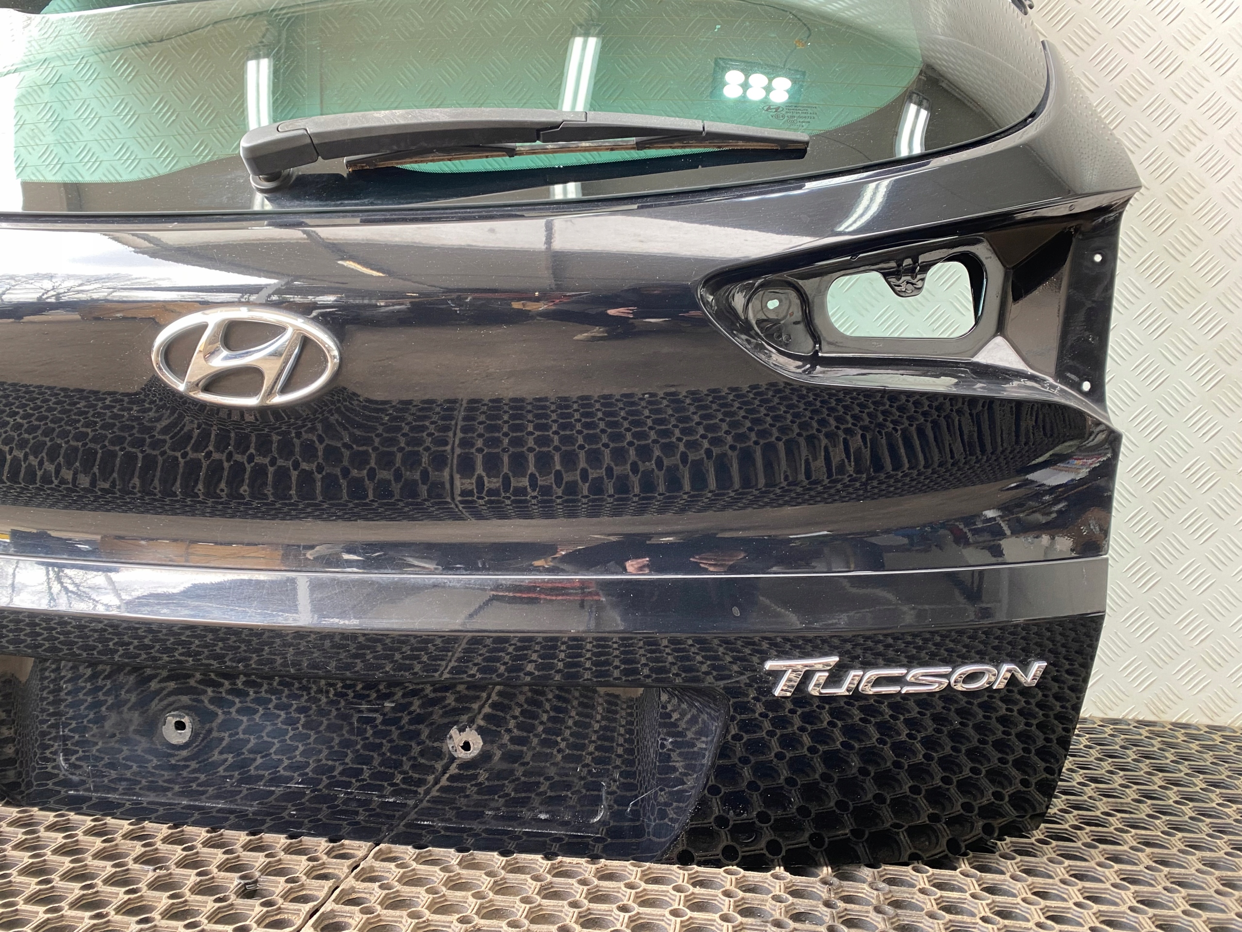 HYUNDAI TUCSON III 15-18 boot doors boot rear part LADNA below colour PAE