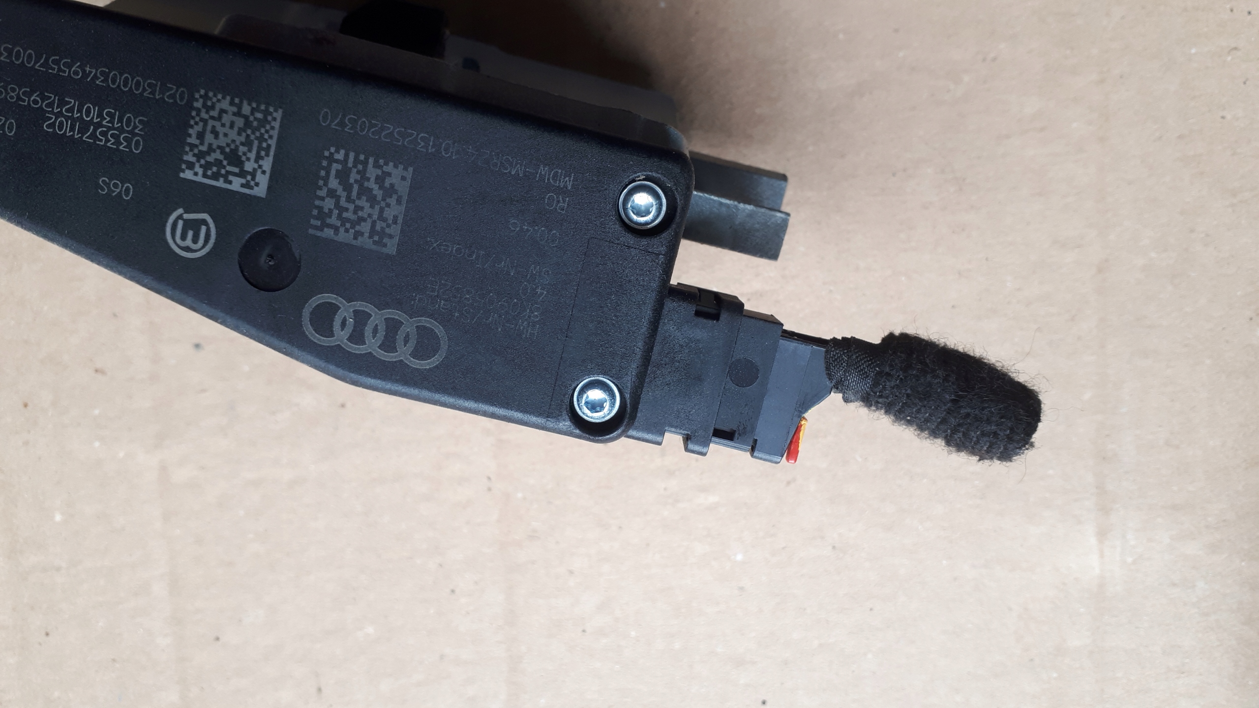 S4 B8 LIFT BLOKADA RYGIEL DES LENKRADS 8K0905852E A4