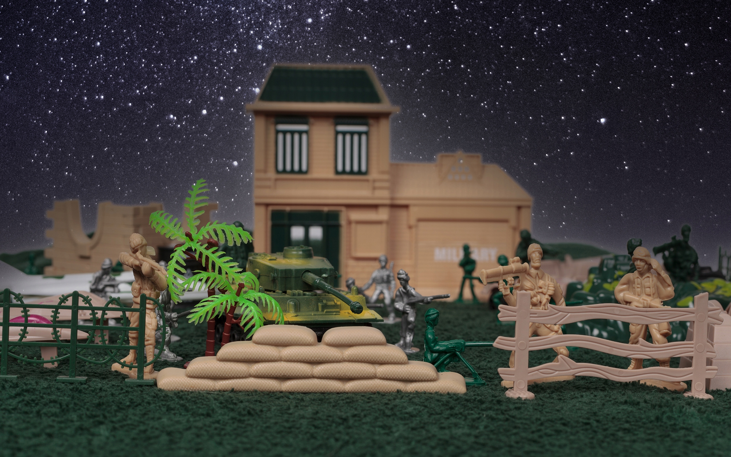 ŻOŁNIERZYKI BAZA WOJSKOWA FIGURKI ZESTAW 400 el. Kod producenta 5901801506195