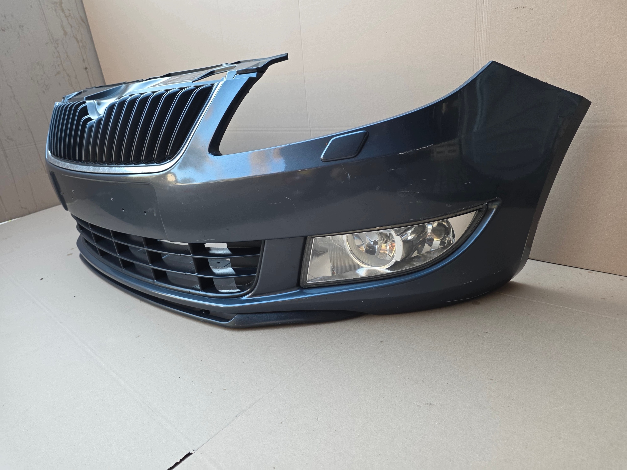 Skoda Fabia II mk2 lift front bumper front xenon ksenon washers