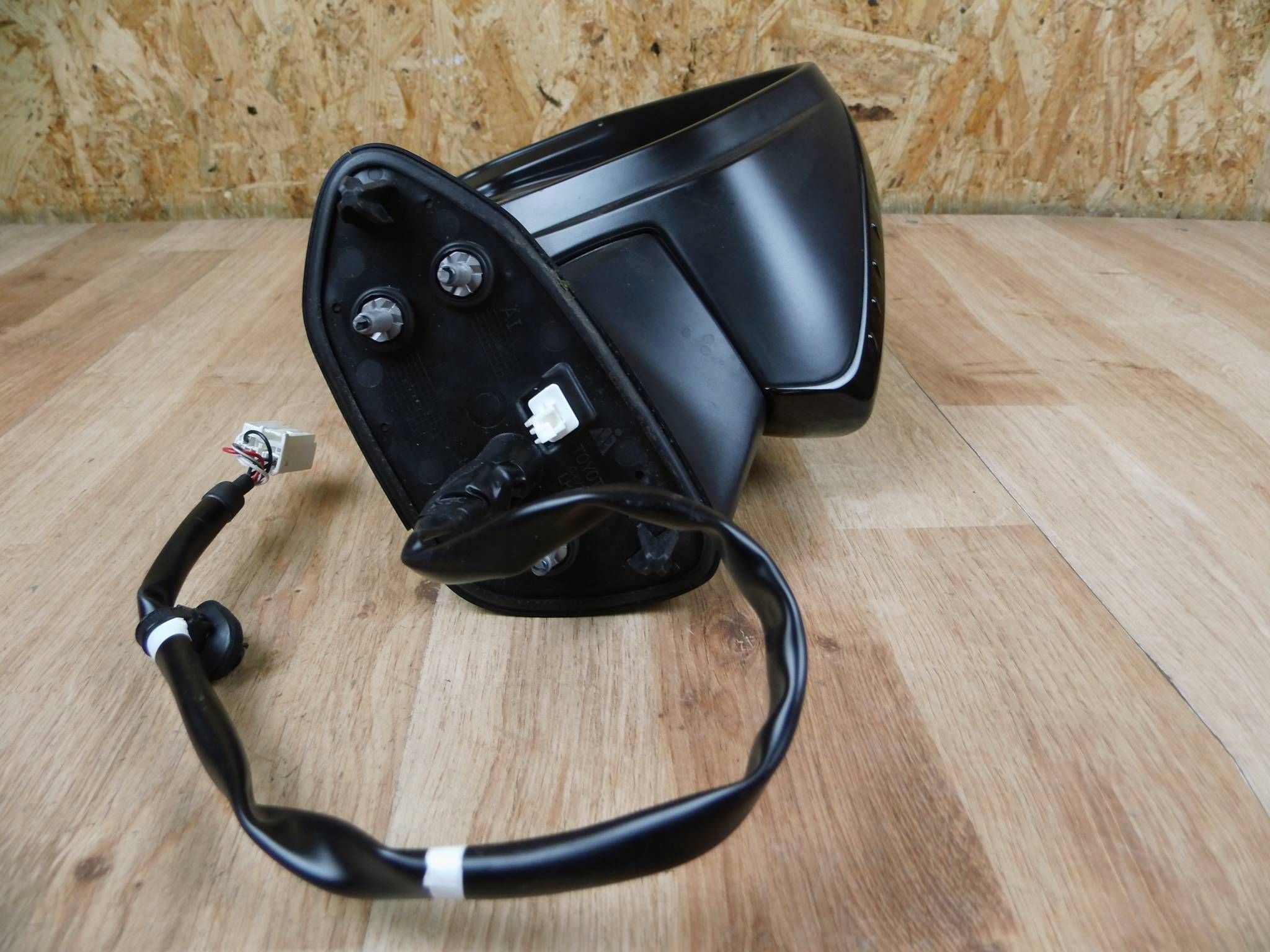 Toyota Yaris Cross 2020-2025 mirror left 6-PIN