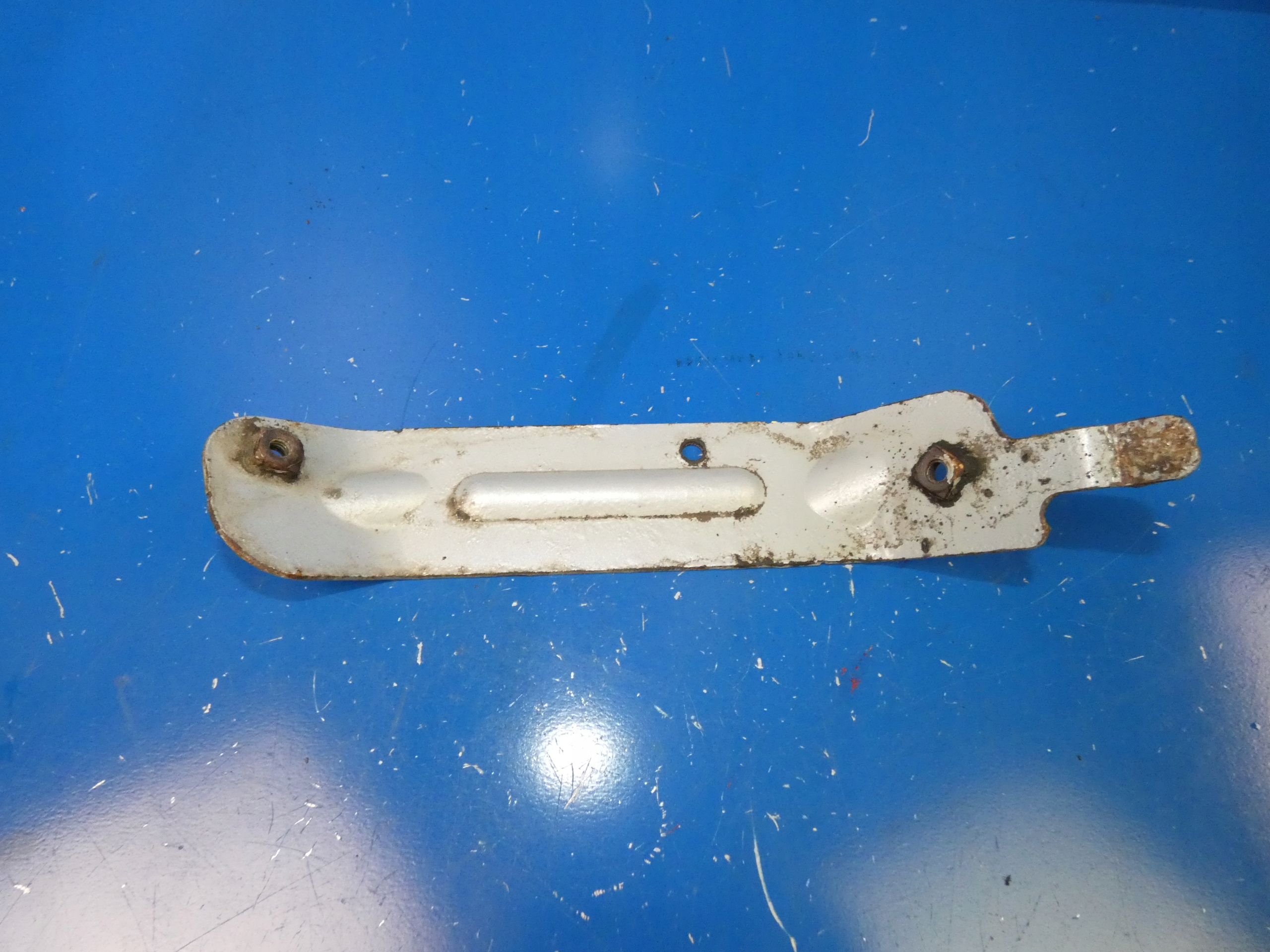 JAGUAR XF X250 SUPPORT PLAQUE AILE GAUCHE AVANT