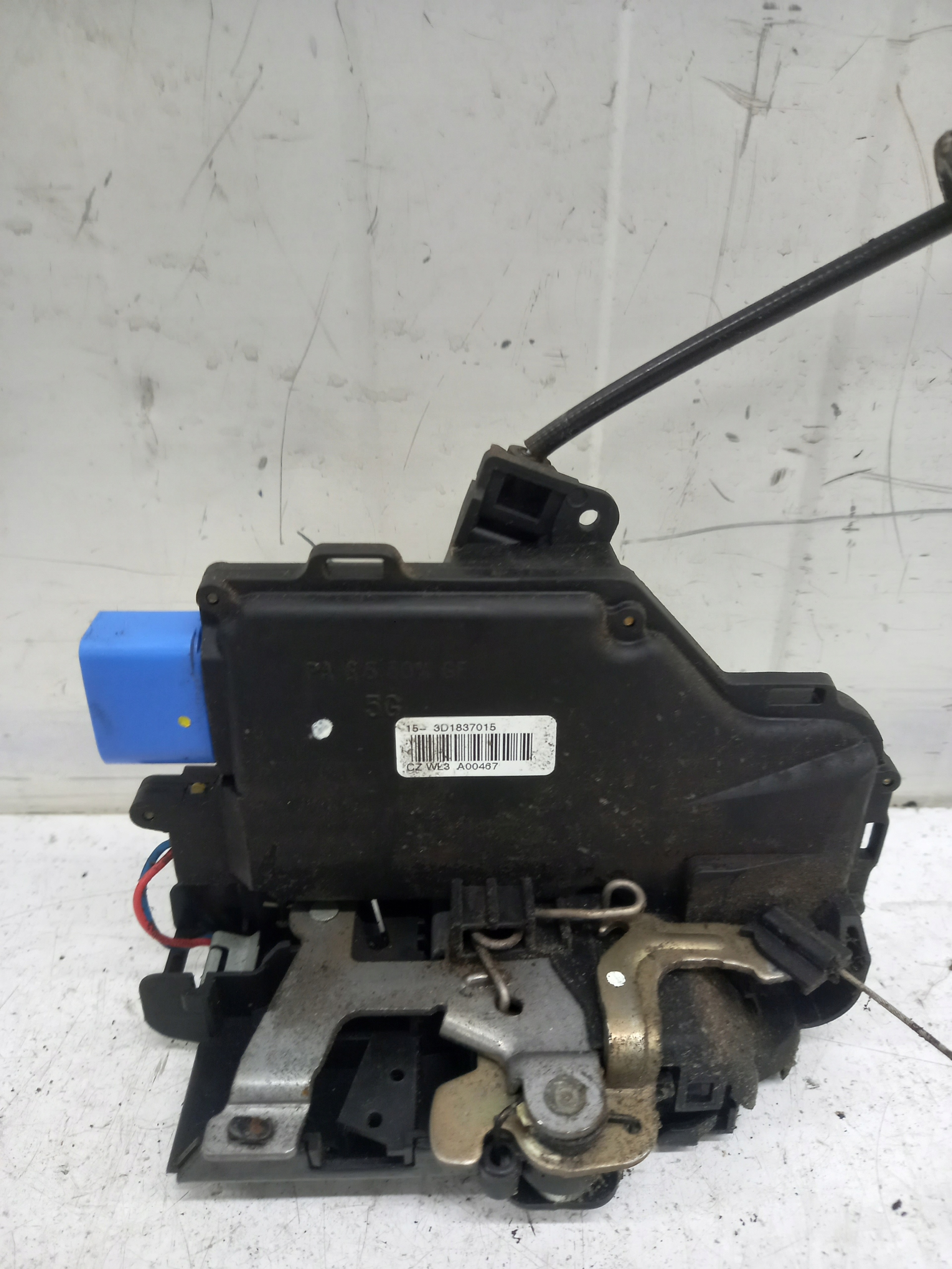 lock door CENTRALNY left front SKODA OCTAVIA 2 9 PIN 3D1837015