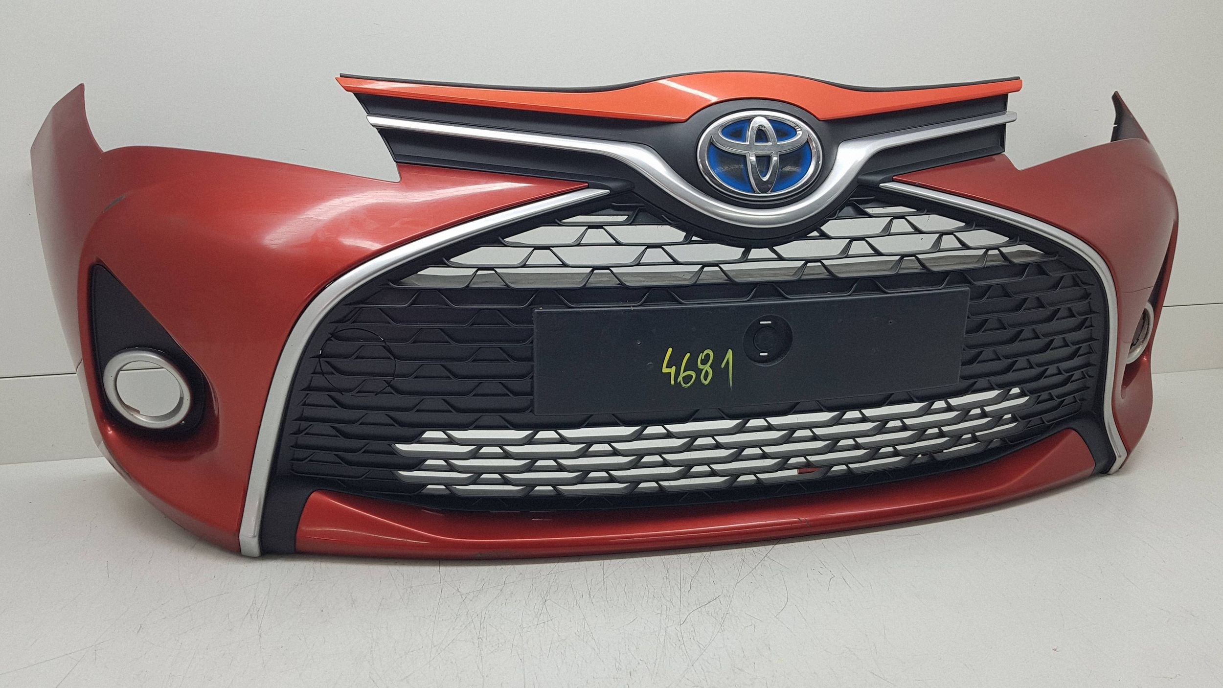 TOYOTA YARIS 3 III 2014 - bumper front 53102-OD060