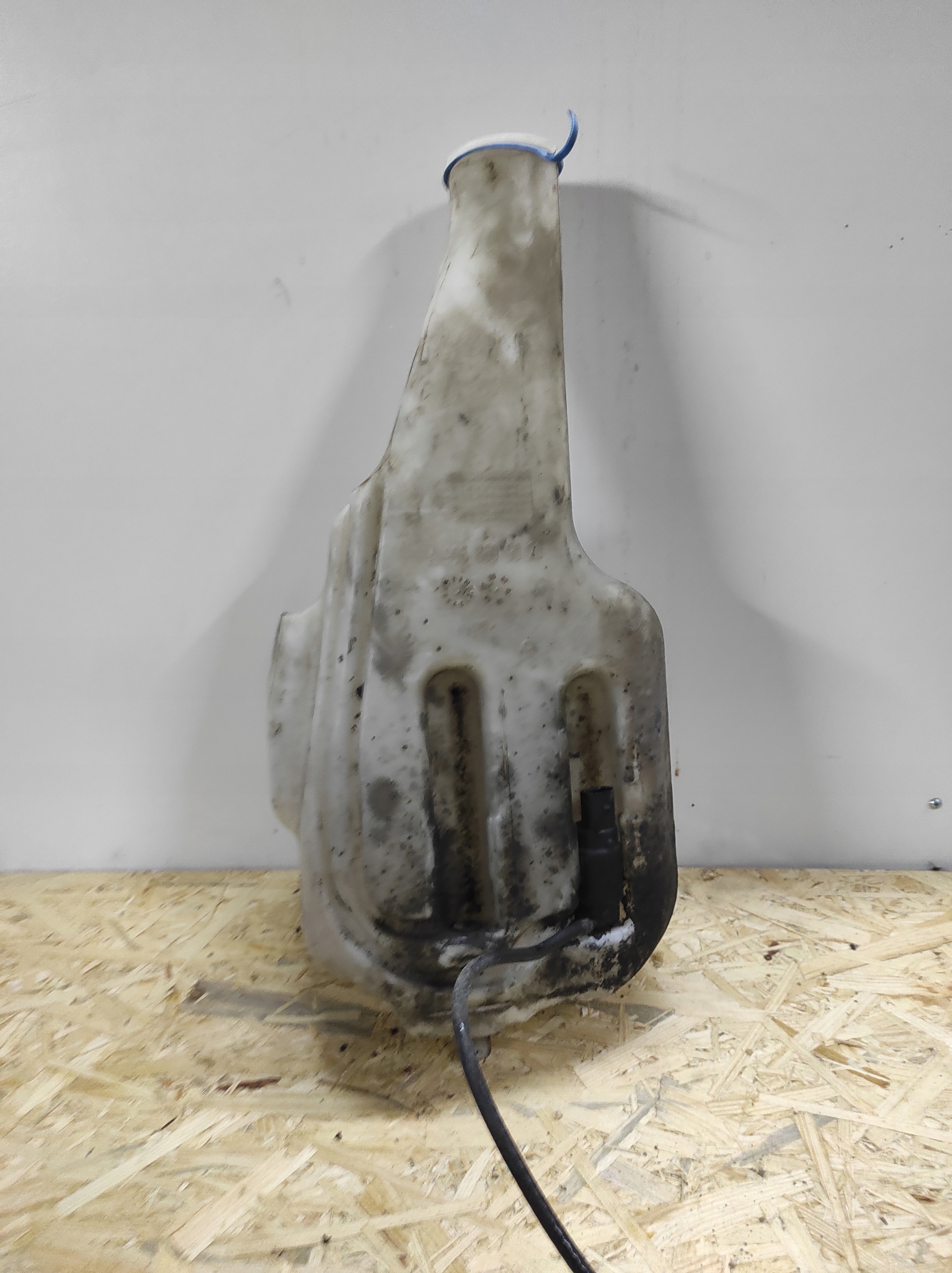 washer fluid tank MERCEDES SPRINTER 906 A9068690020
