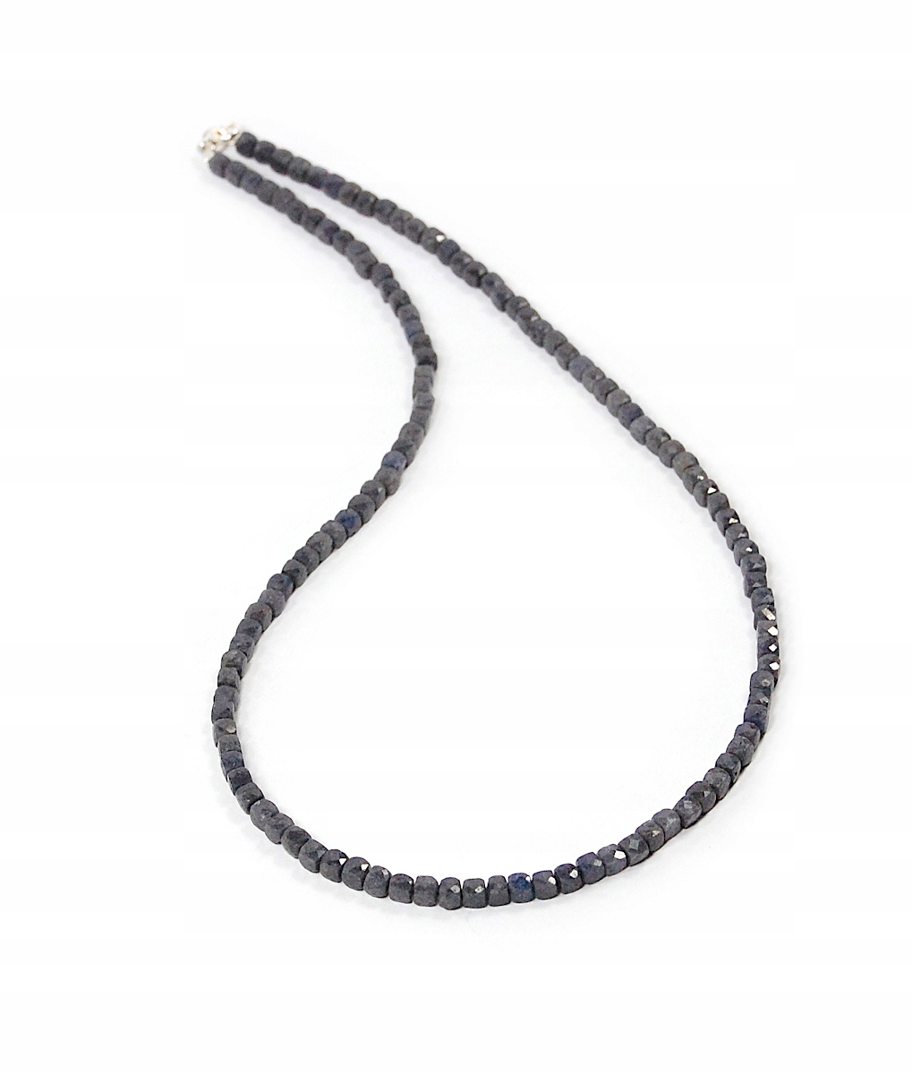 Přírodní náhrdelník Safíry modré korundy kostky fazetované 4 mm stříbro