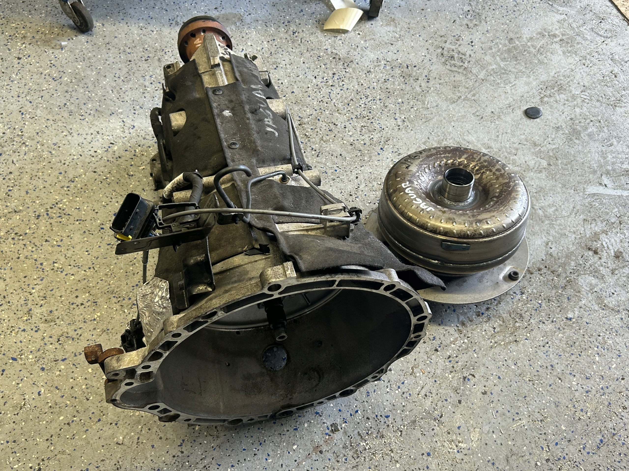 JAGUAR XE 2,0 D CAMBIO AUTOMAT H7A3-7000-GE