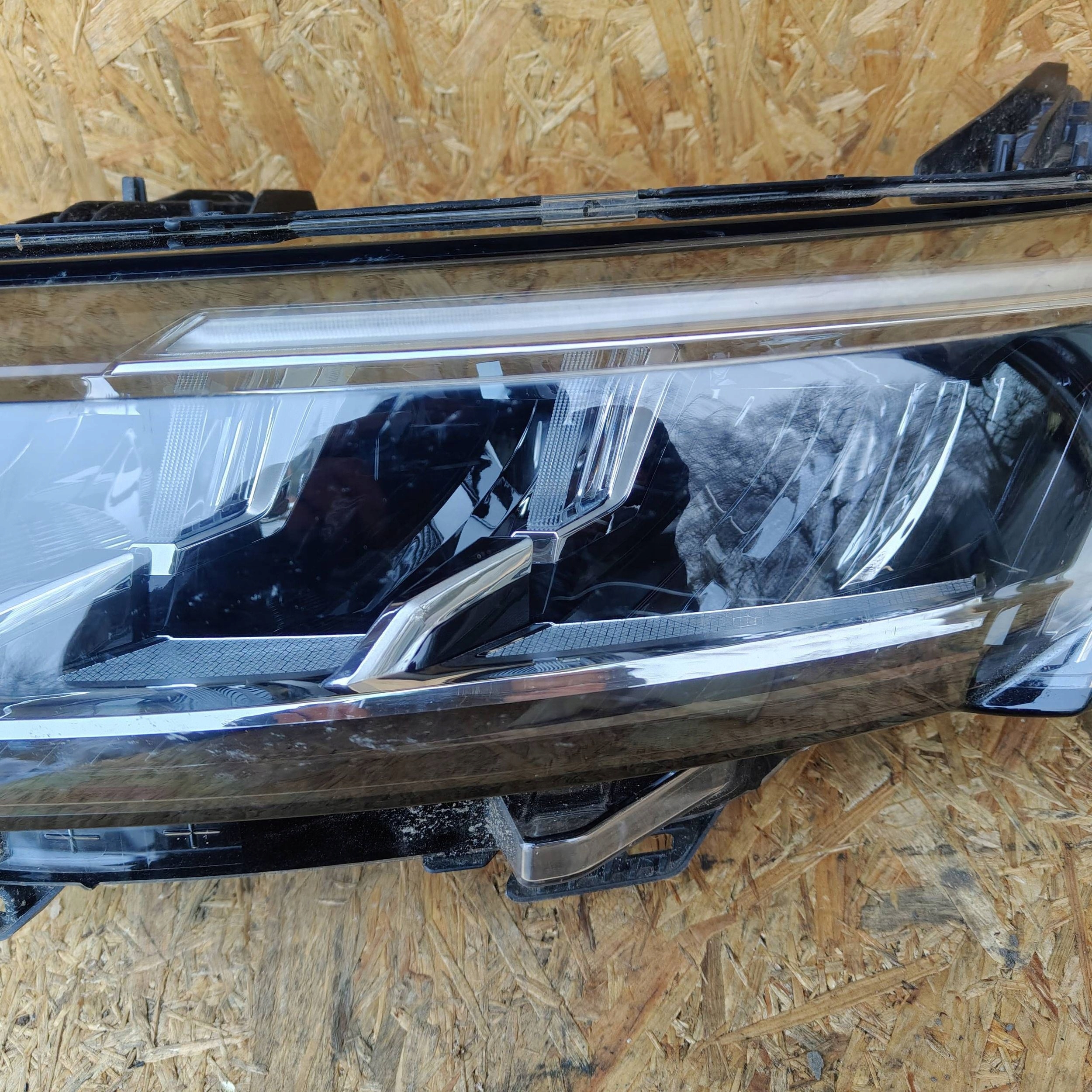 Reflektor front side left Renault Talisman 260601223R