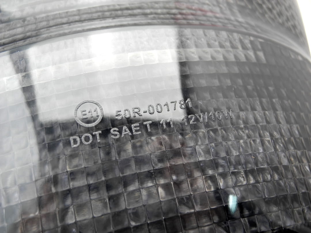 LAMPA Z KIERUNKOWSKAZAMI HONDA CBR 1100XX 1999-2007 Numer katalogowy części 5903824833531