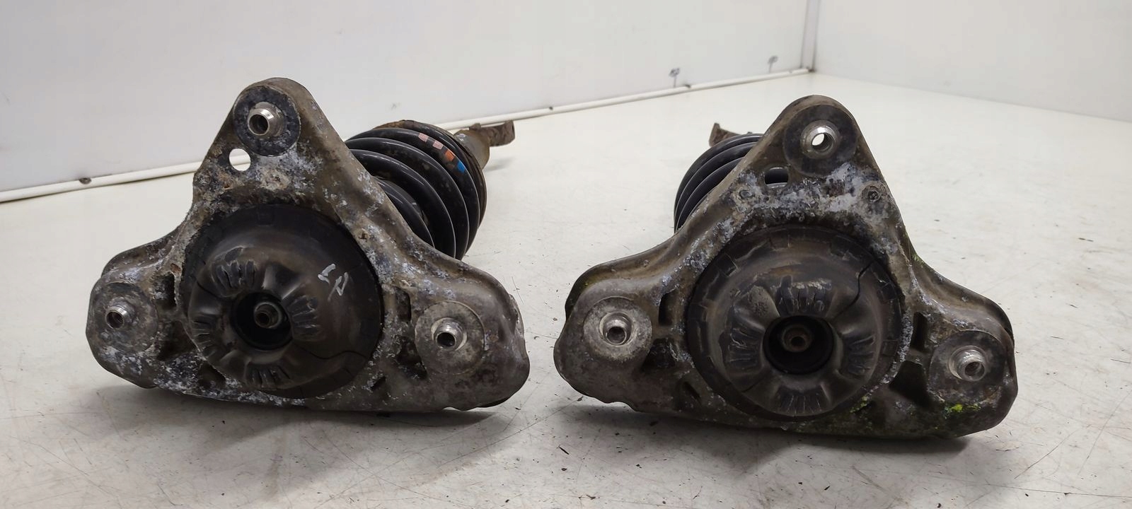 shock absorber spring front Audi A4 B7 kombi 2,0 TDI