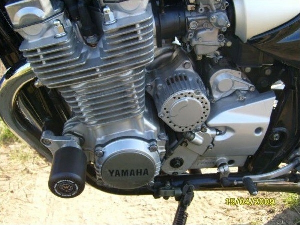 

Womet-Tech crash-pady race Yamaha Xjr 1200/1300 99