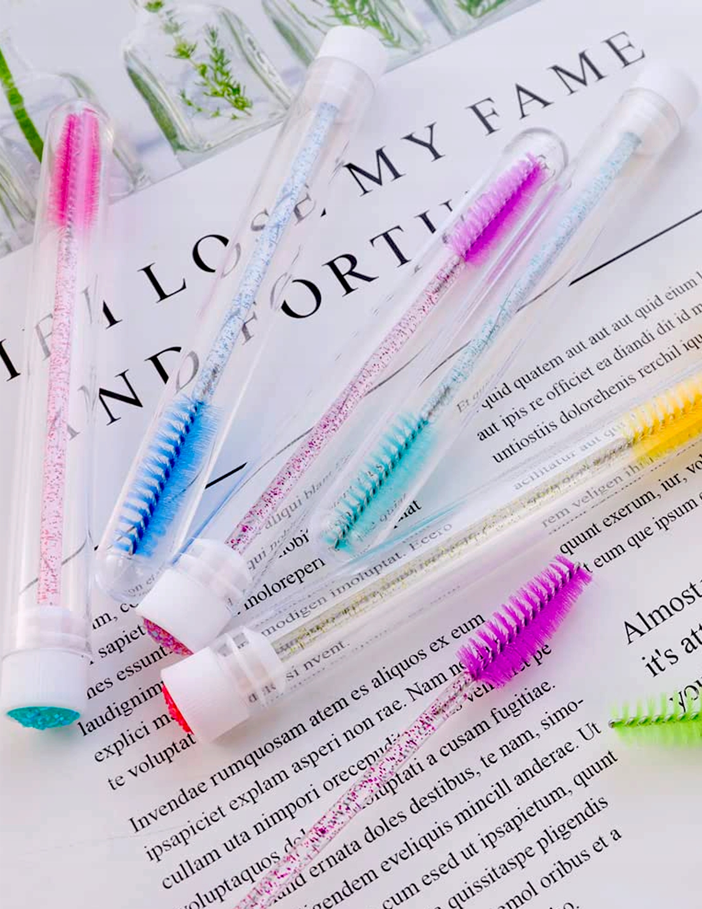 SZCZOTECZKA SPIRALKA DO RZĘS I BRWI BROKATOWA W TUBIE OCHRONNEJ MIX 48 SZT EAN (GTIN) 4016271754883