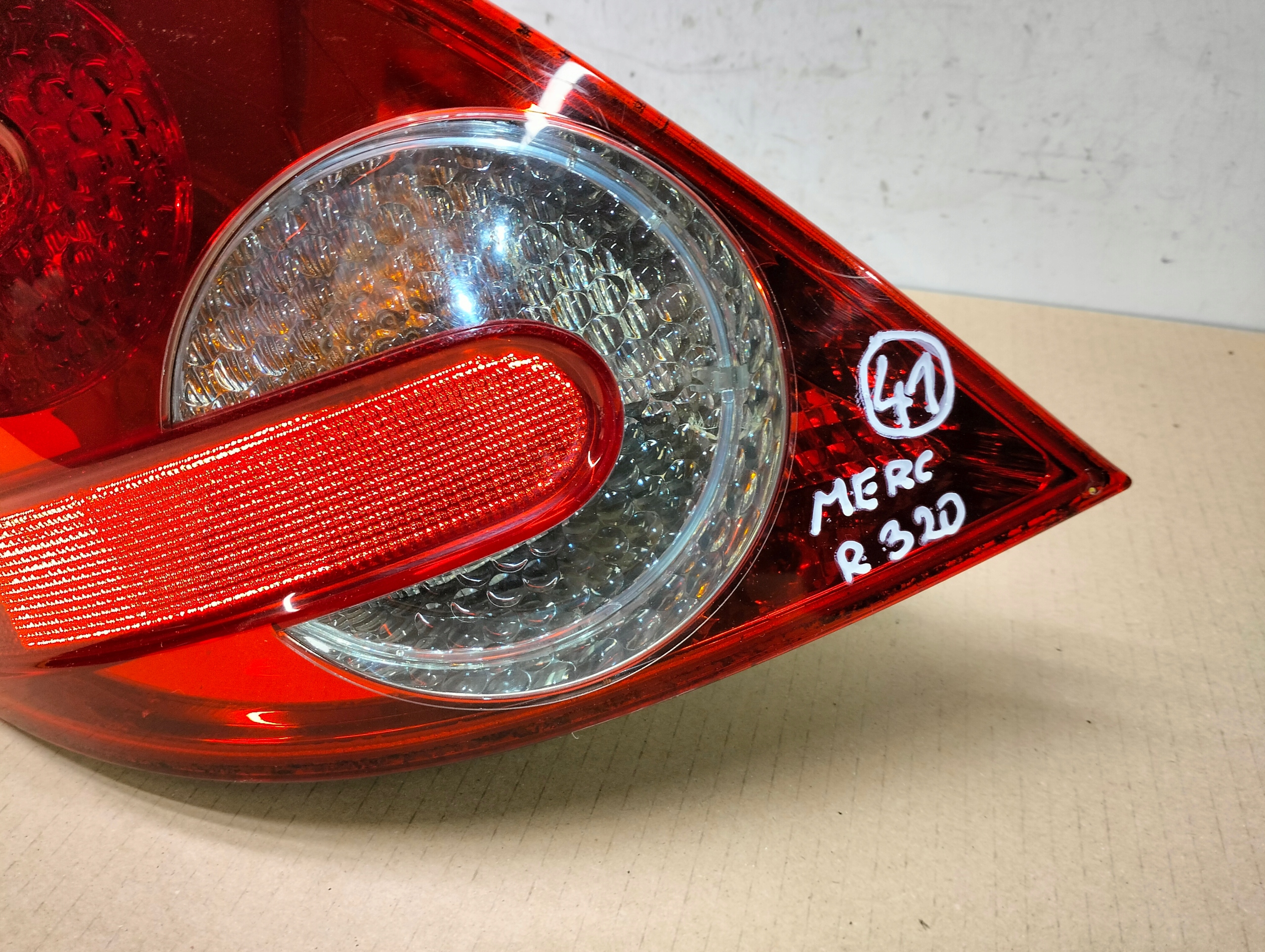 фонарь левый MERCEDES 251 W251 года 2005-2010