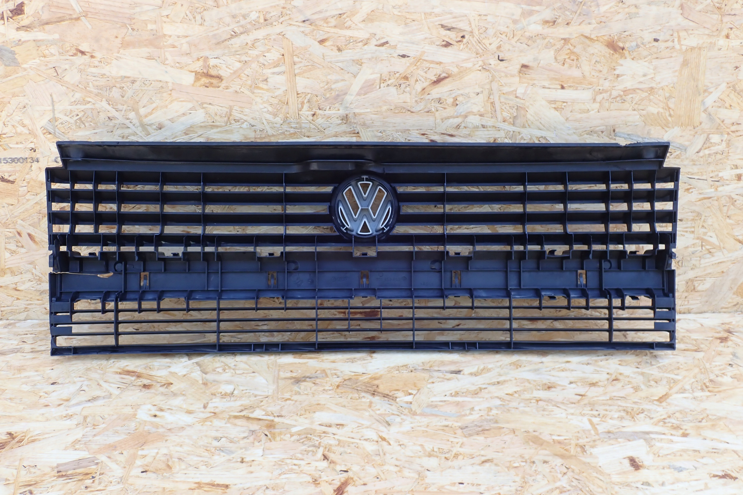 vw transporter t4 решетка радиатора белый 701853653