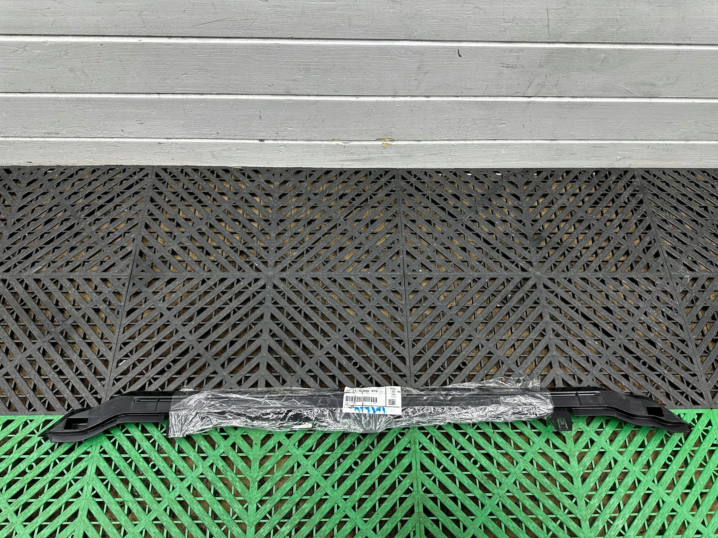 Support plaque Radiateur BMW X1 U11 X2 U10 9846970