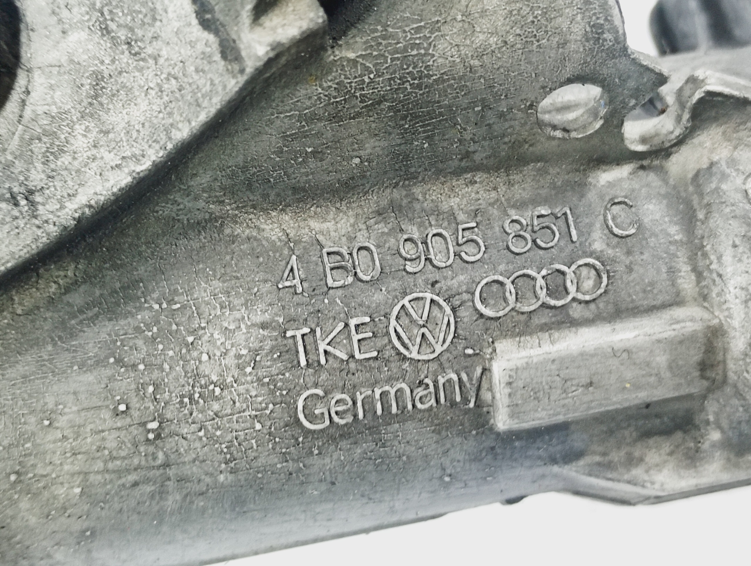 ignition Z KLUCZYKIEM OE 4B0905851C Audi A4 B6 01-02