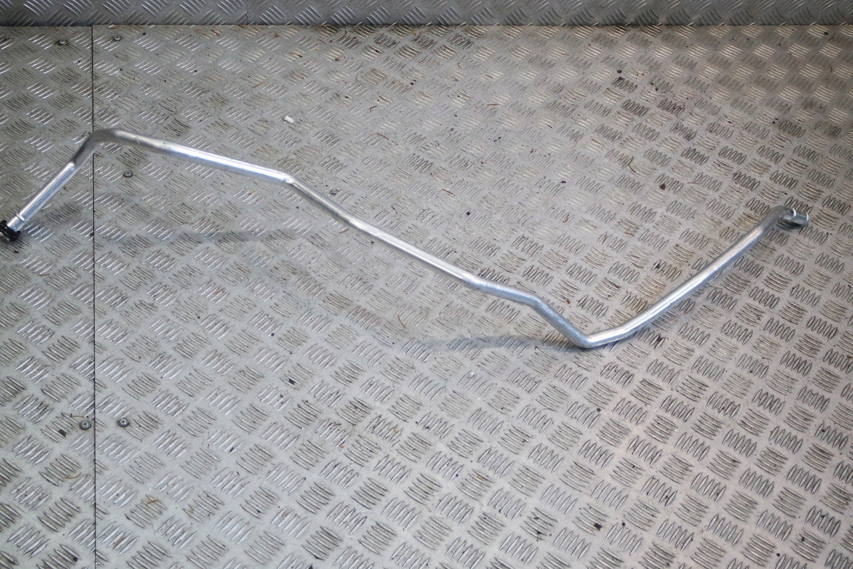 ШЛАНГ ДЛЯ ВОДЫ PORSCHE 992 992121070A