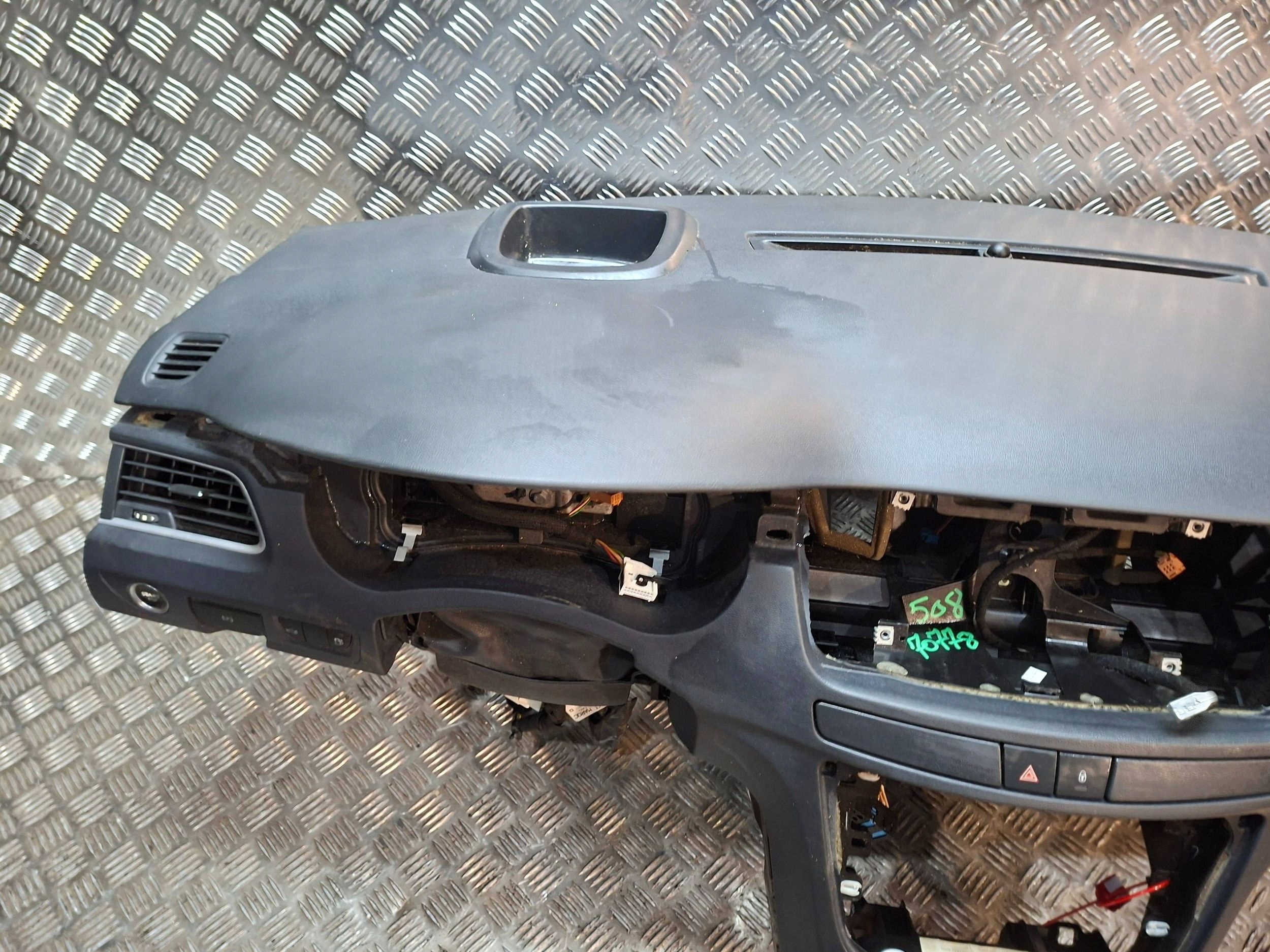 dashboard console HEAD UP PEUGEOT 508 2010