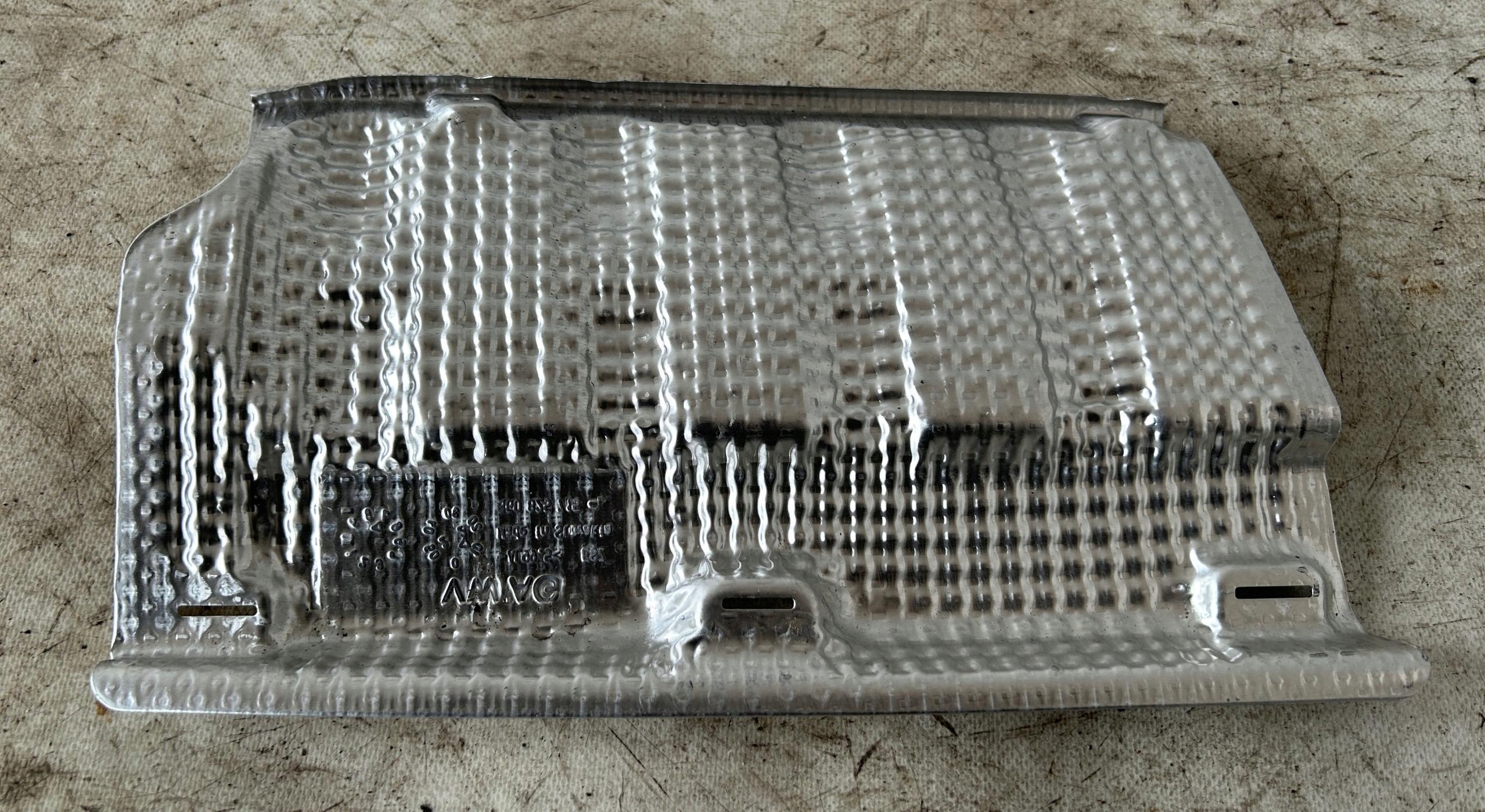 Blende Abdeckung TERMICZNA heck VW PASSAT B8 3G0825715