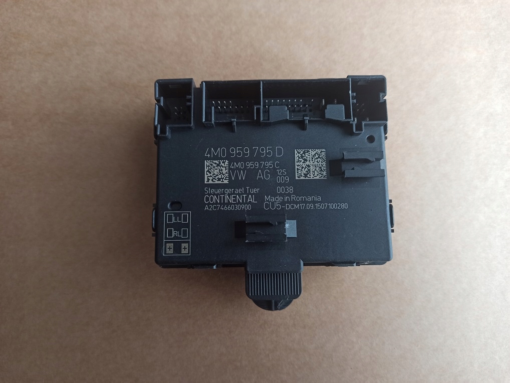 Audi Q7 4m модуль управління задніми дверима 4m0959795d