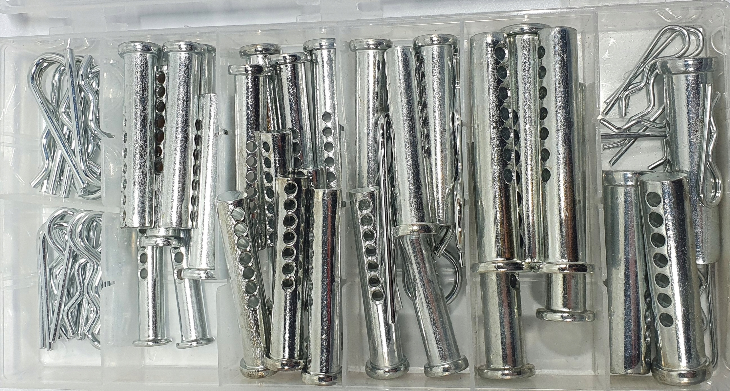 KOMPLET ZAWLECZEK SPRĘŻYNOWYCH Z BOLCAMI 71 sztuk RICHMANN C0424