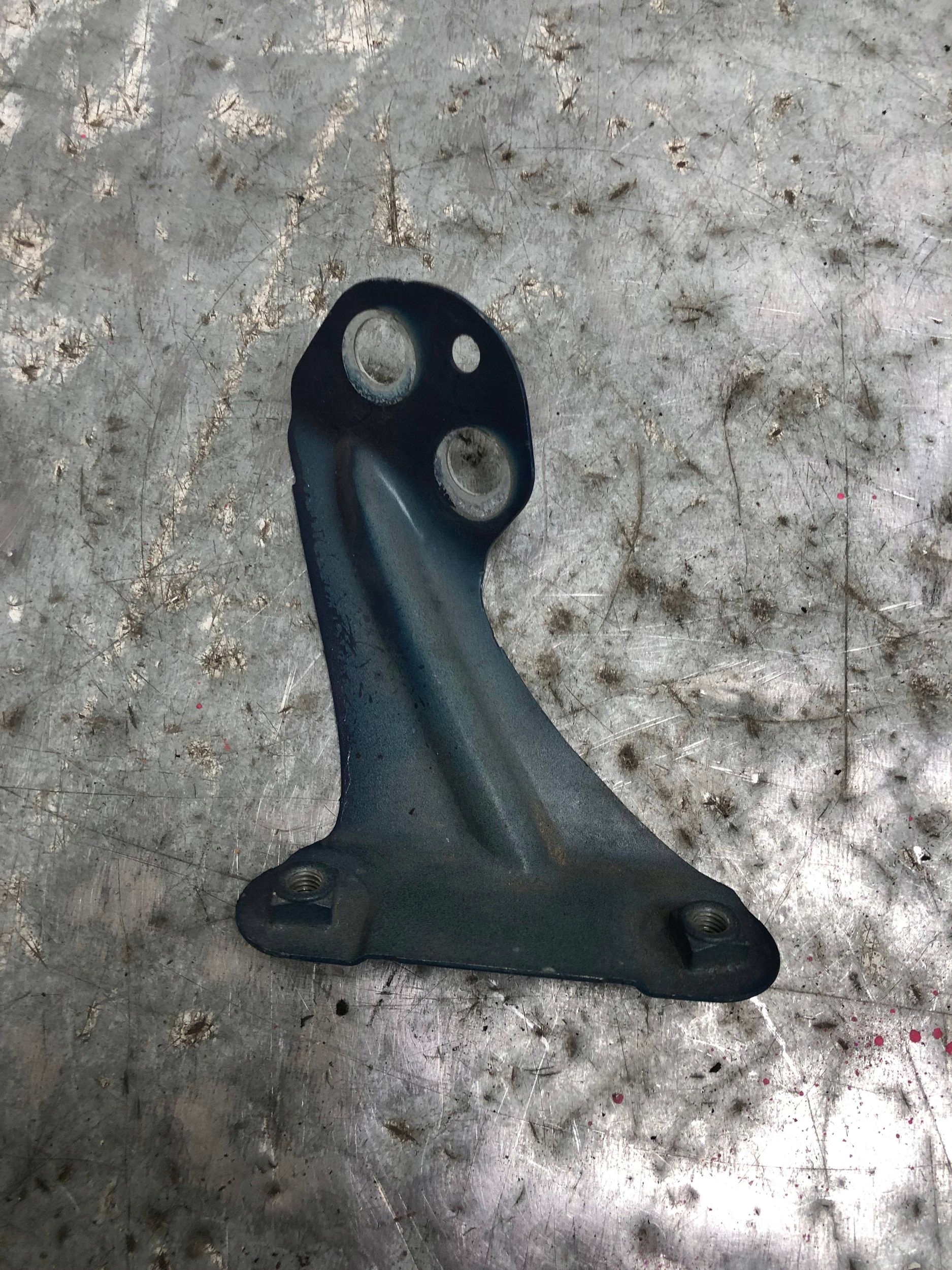 Console Support plaque Aile Droite Avant SEAT IBIZA V 6F0821168A