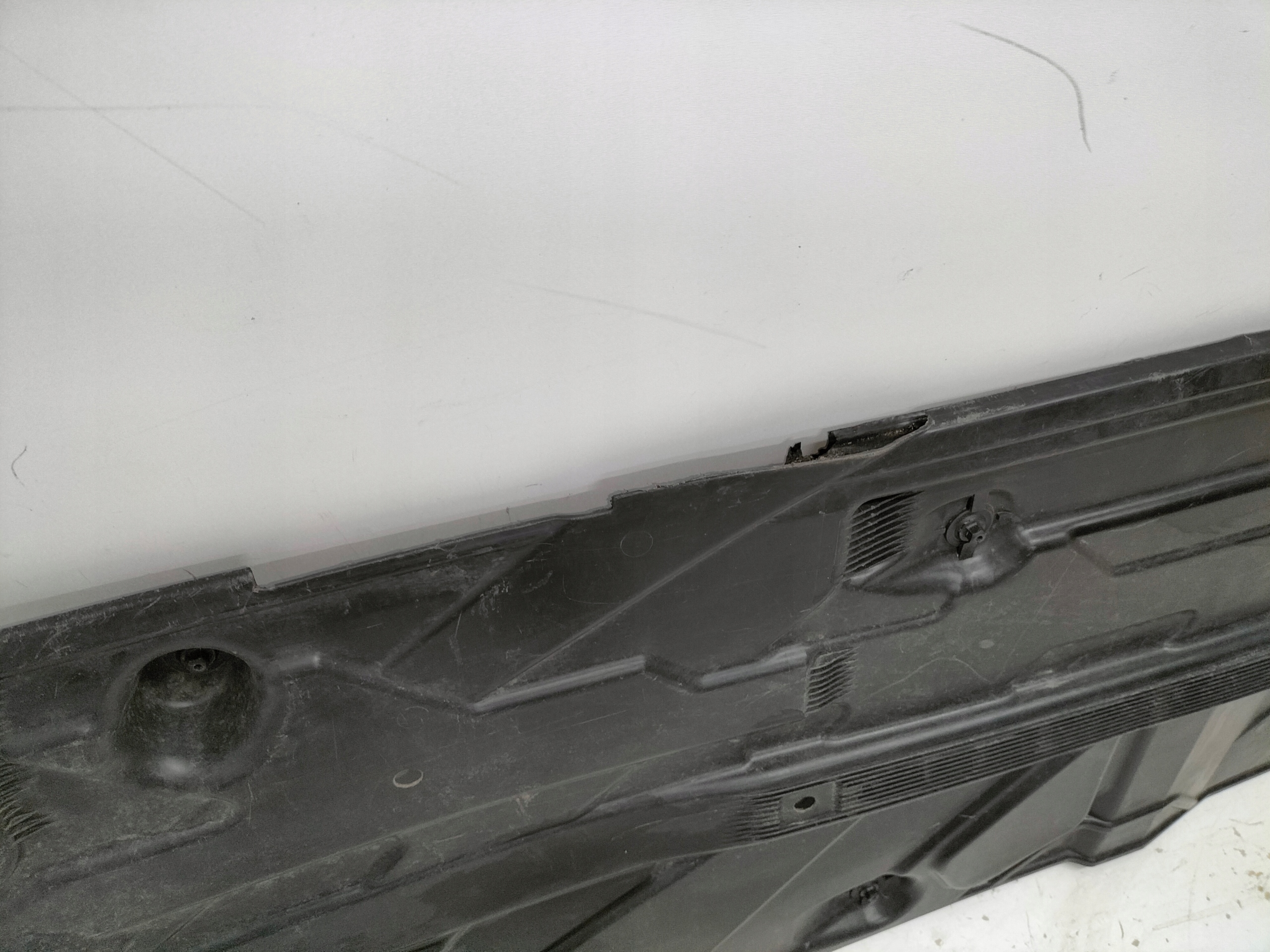 cover chassis right MERCEDES E KLASA W207 COUPE 09