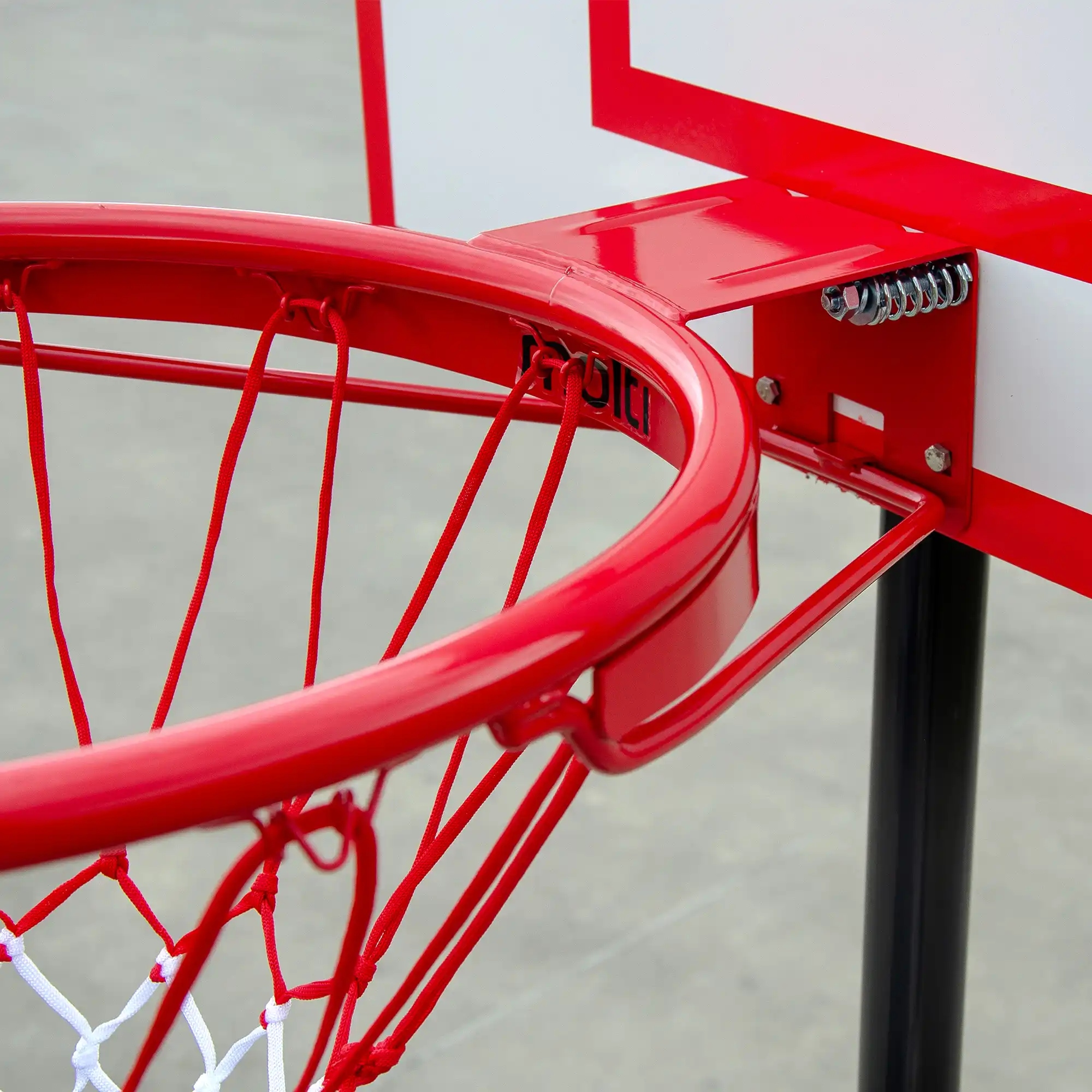 PROFESJONALNA DUŻA OBRĘCZ DO KOSZYKÓWKI 45CM KOSZA Elementy zestawu obręcz siatka