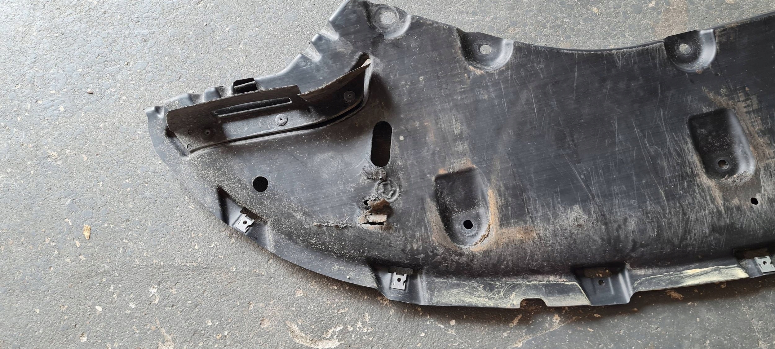 Chrysler Pacifica 2022 cover cover below bumper front ORG 68227444AG