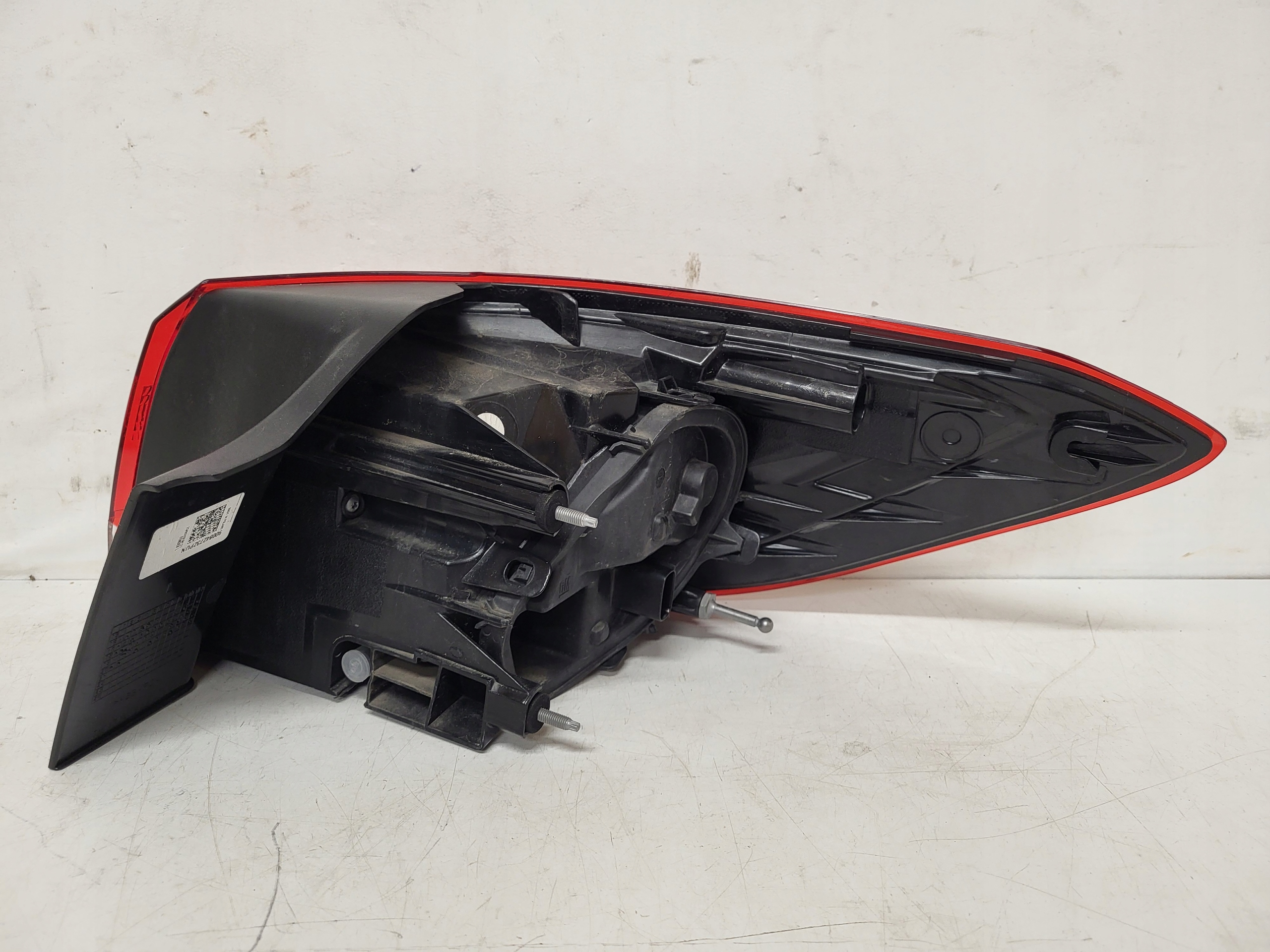 LAMPA TYŁ LEWA OPEL ASTRA K V KOMBI 39077374 Numer katalogowy części 39077374